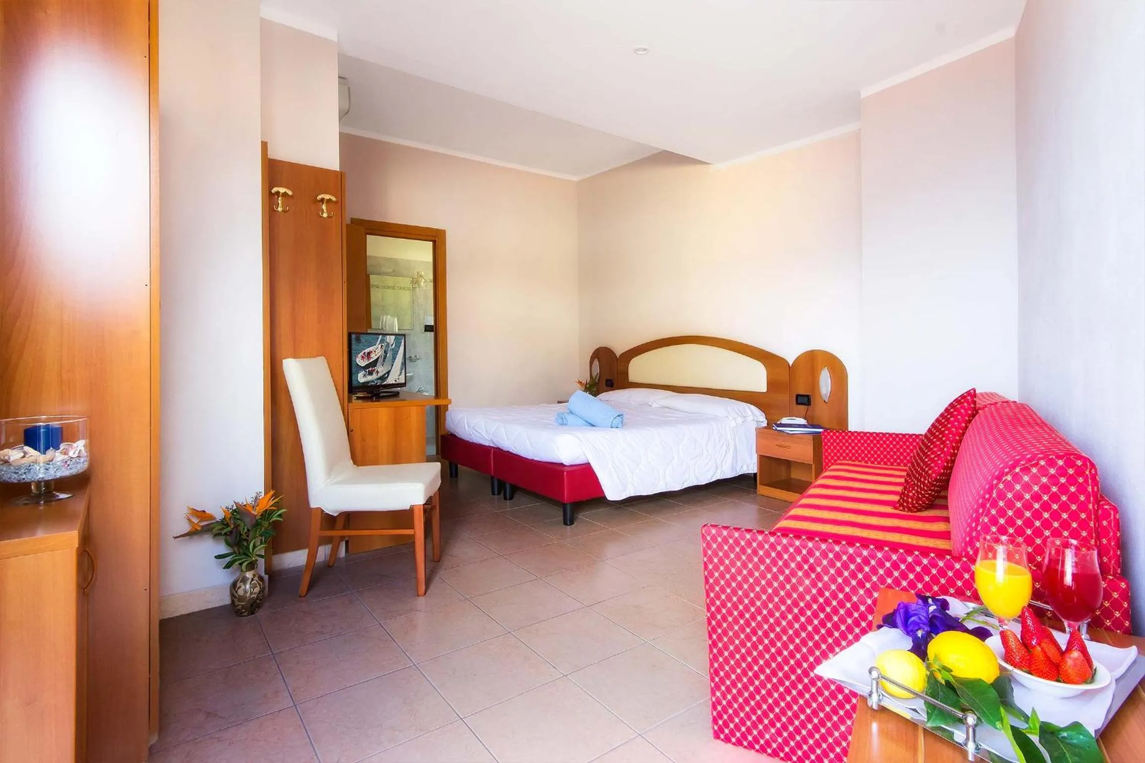 Balcony/Terrace, Bed in Piccolo Hotel