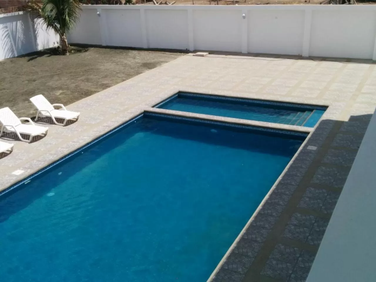 Pool view, Swimming Pool in Manta Airport Hotel