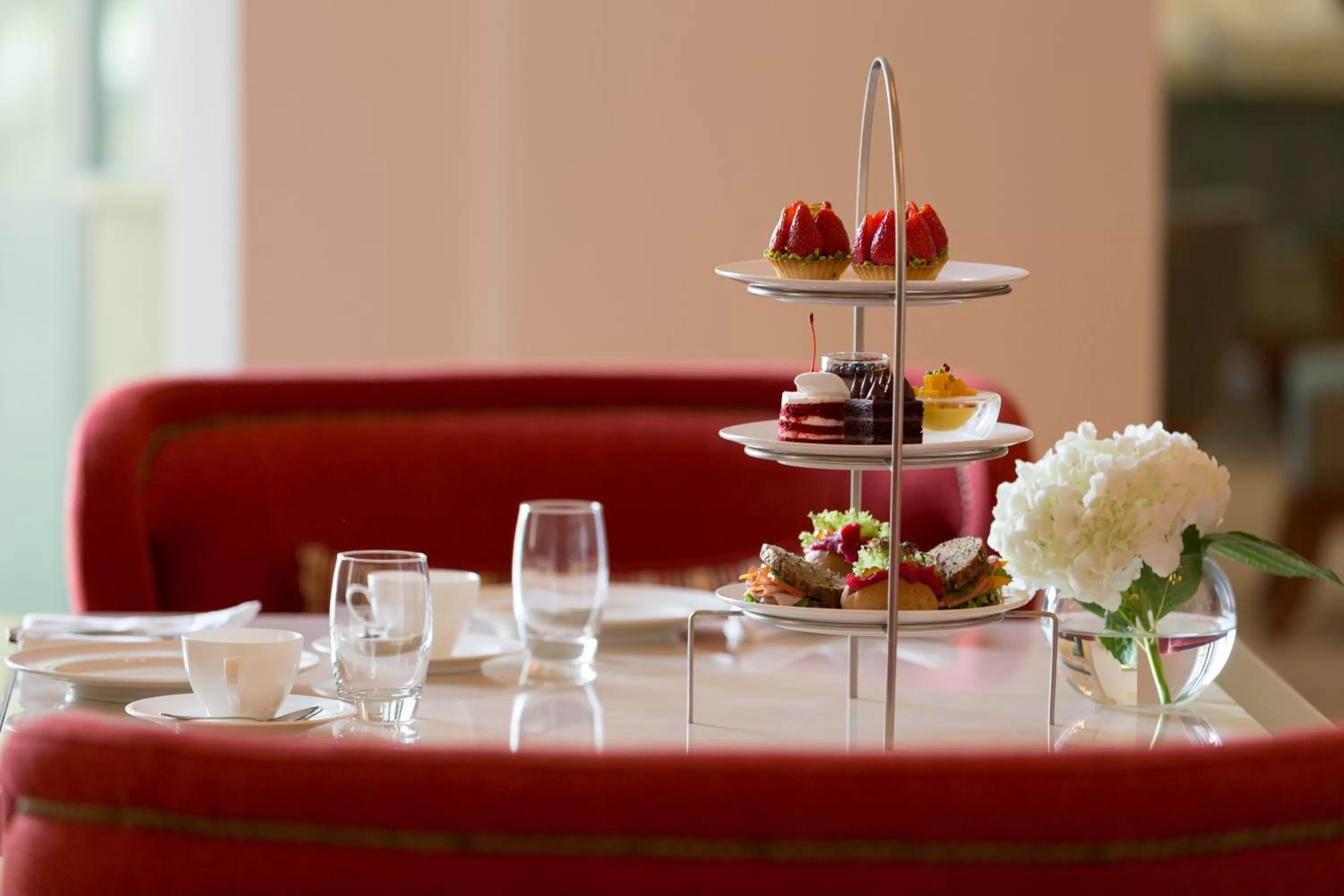 Food and drinks in Al Najada Doha Hotel by Tivoli