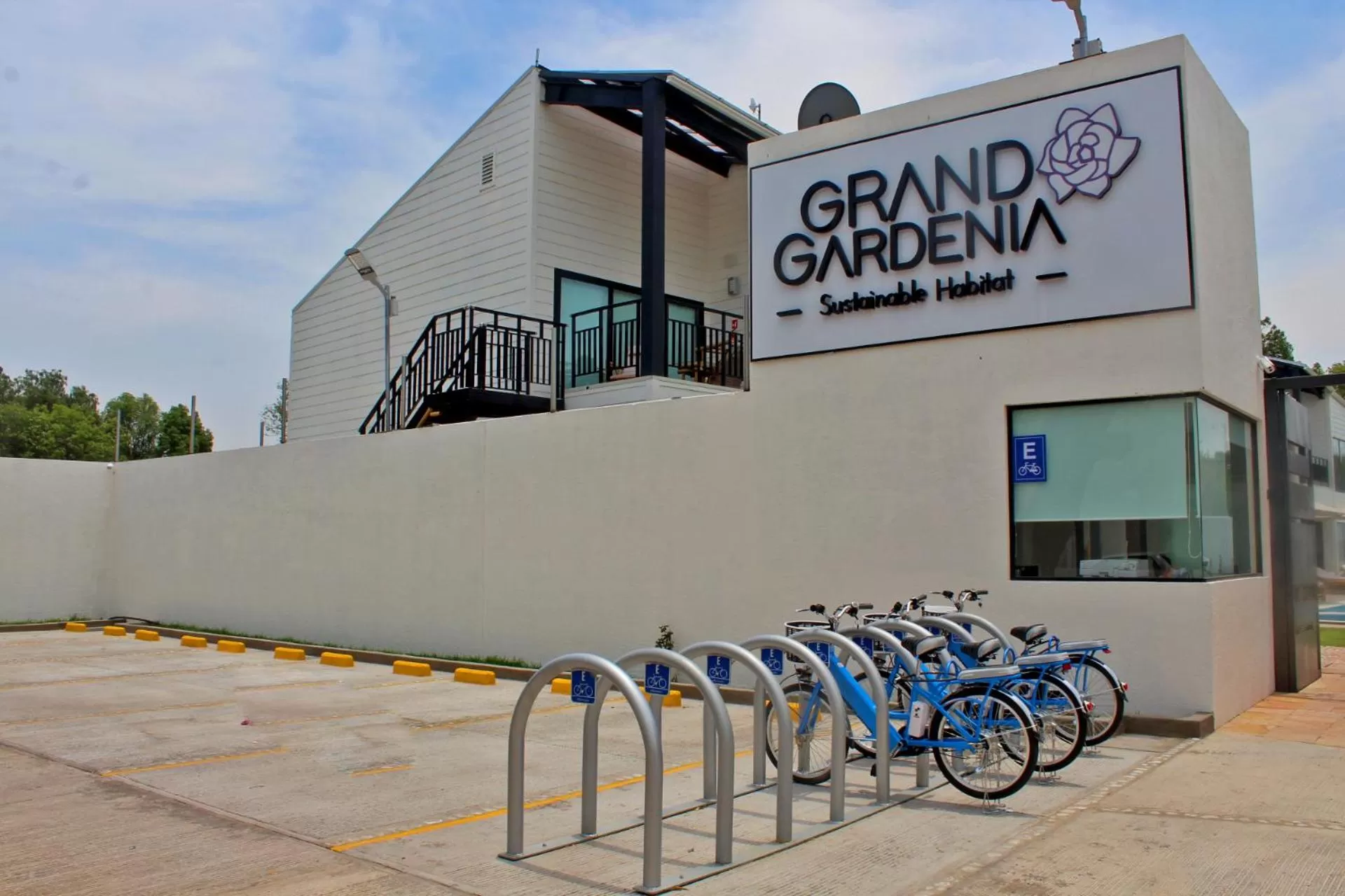 Property logo or sign in Grand Gardenia