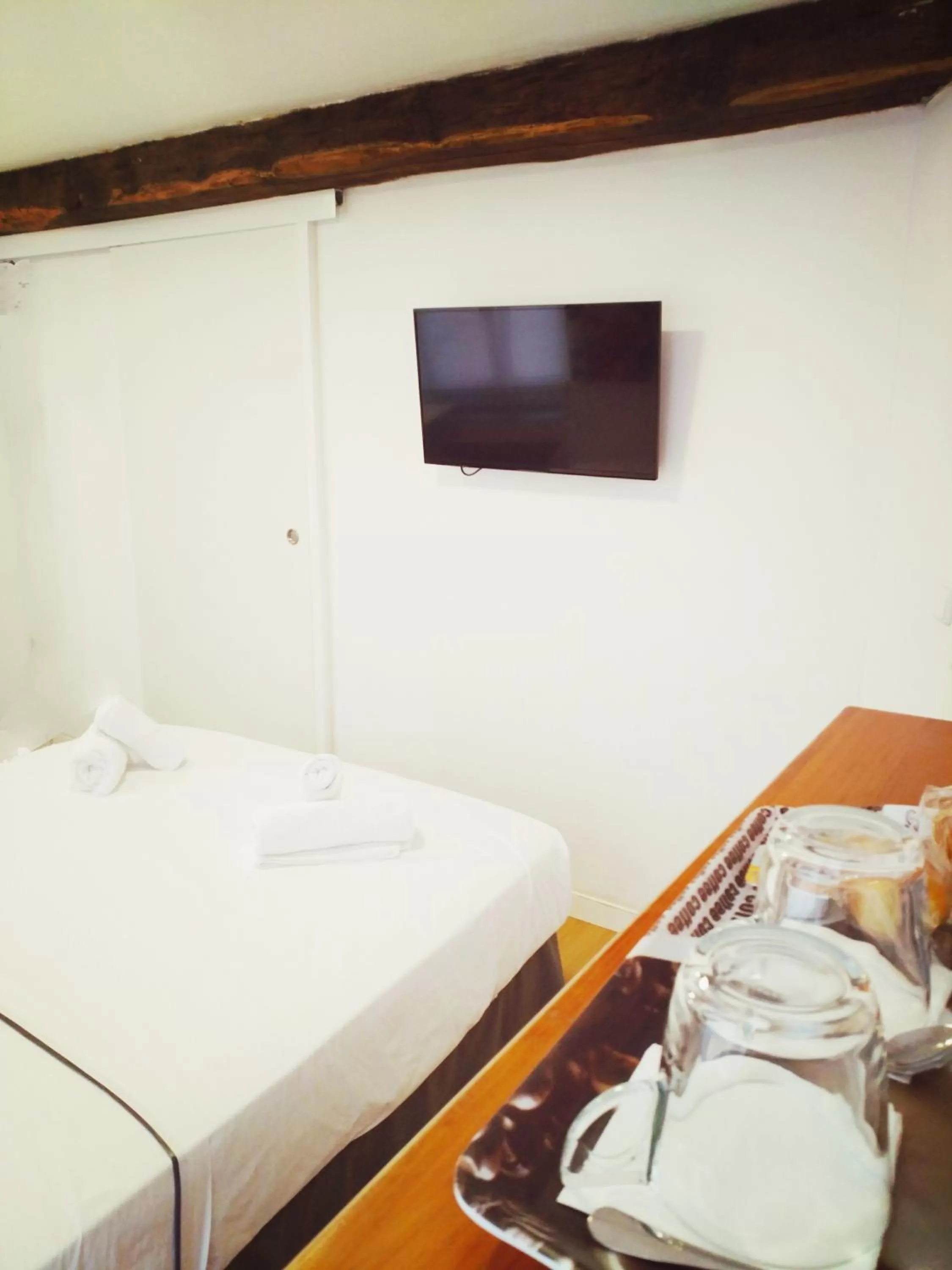 Bedroom, Bed in Rin Rooms