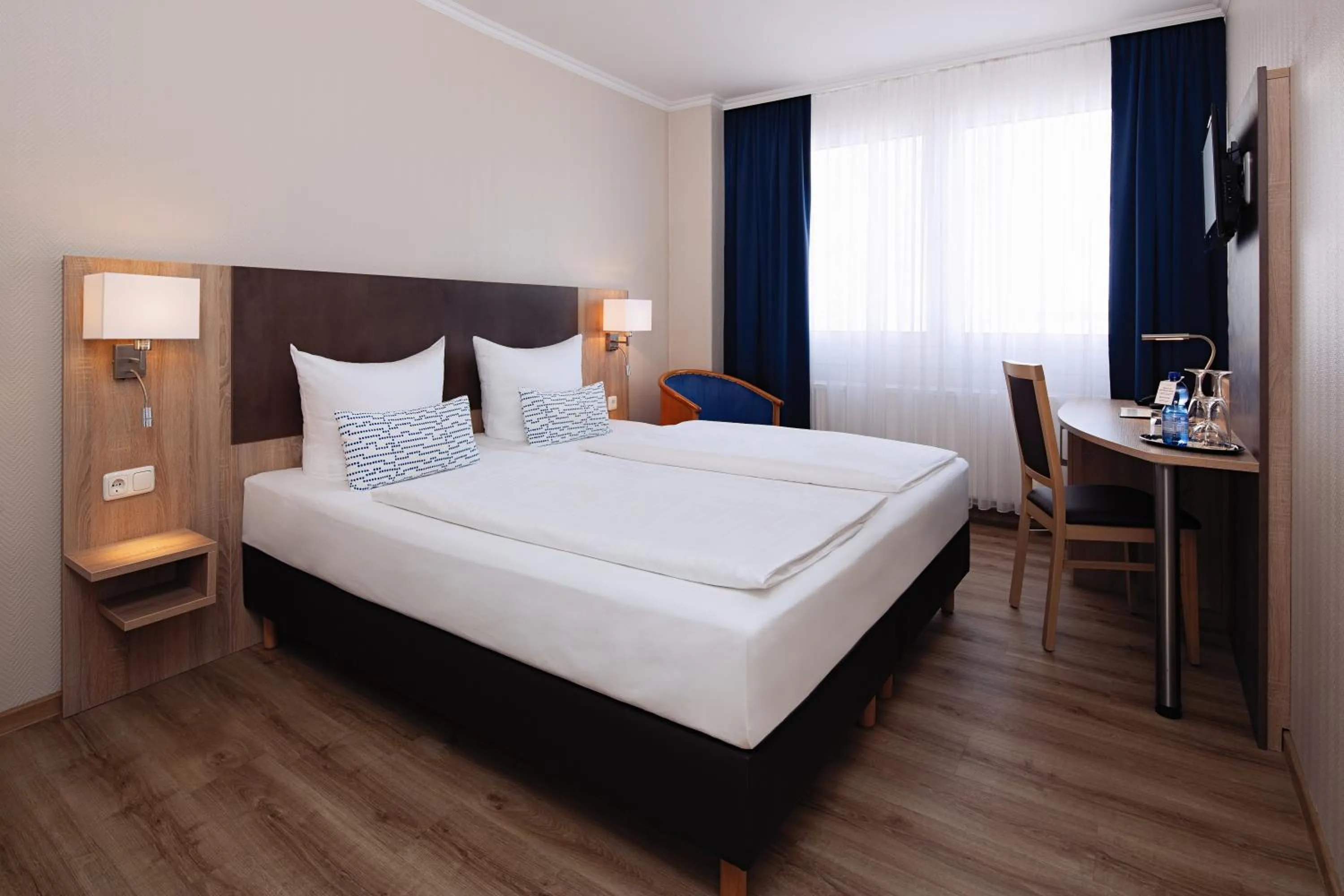 Photo of the whole room, Bed in Hotel Berliner Bär