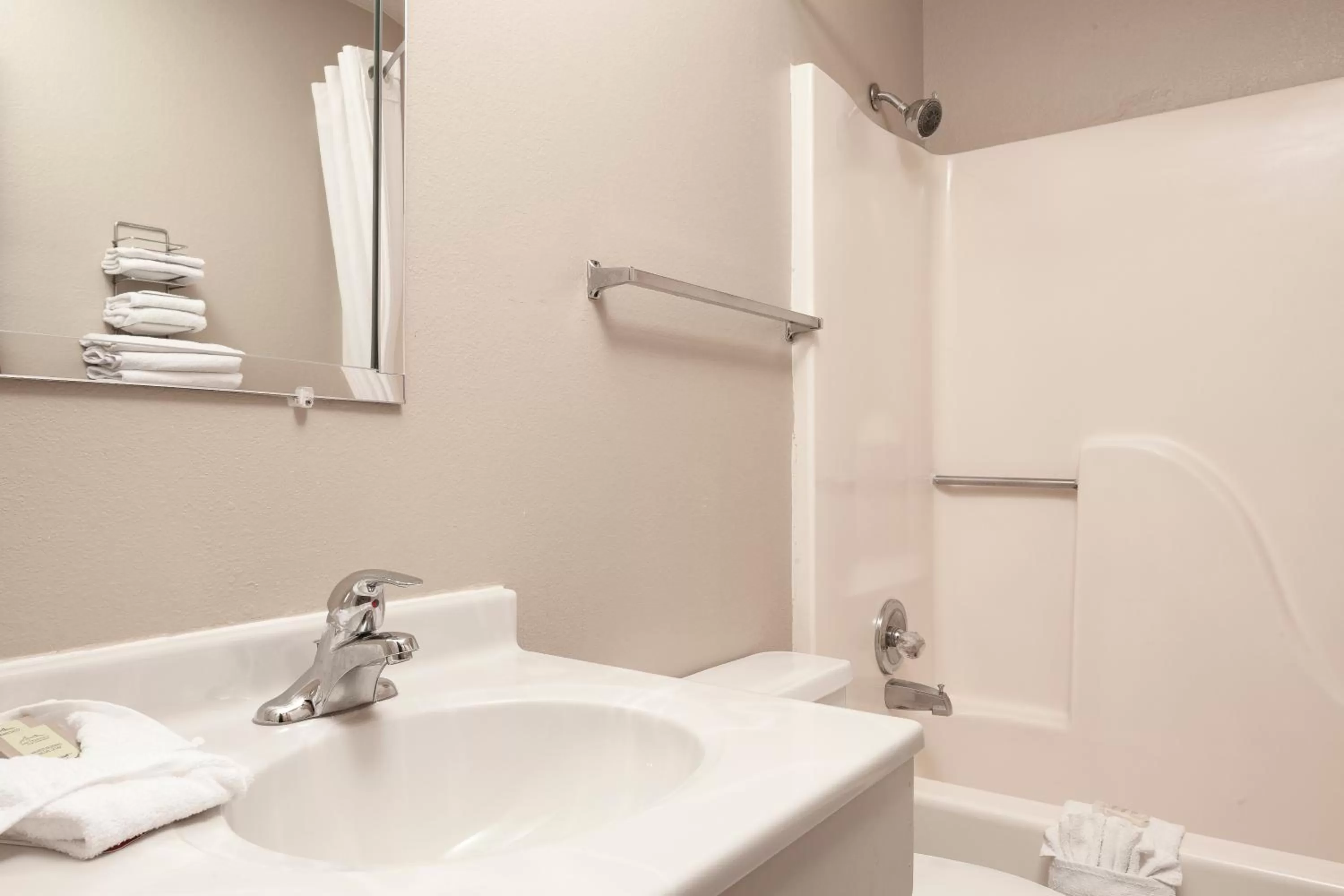 Shower in Supertel Inn & Conference Center