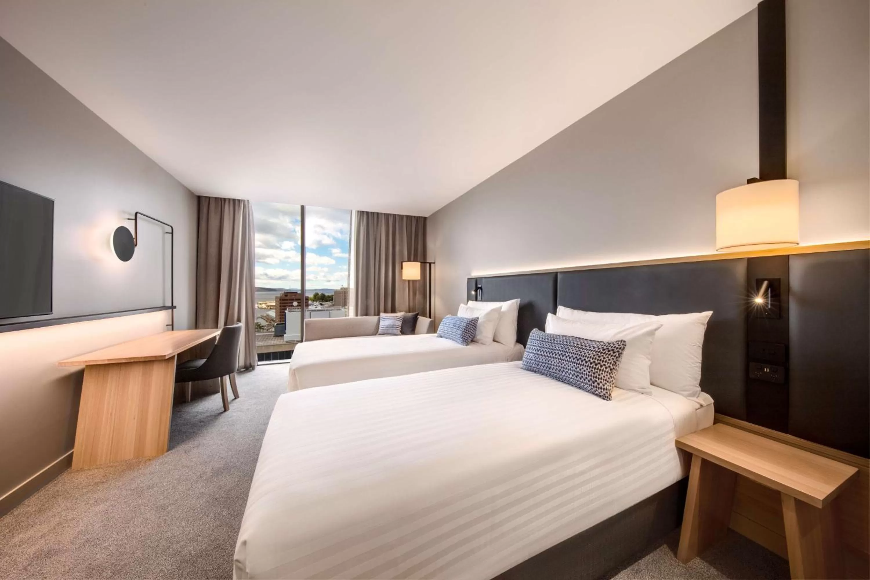 Bedroom, Bed in Vibe Hotel Hobart