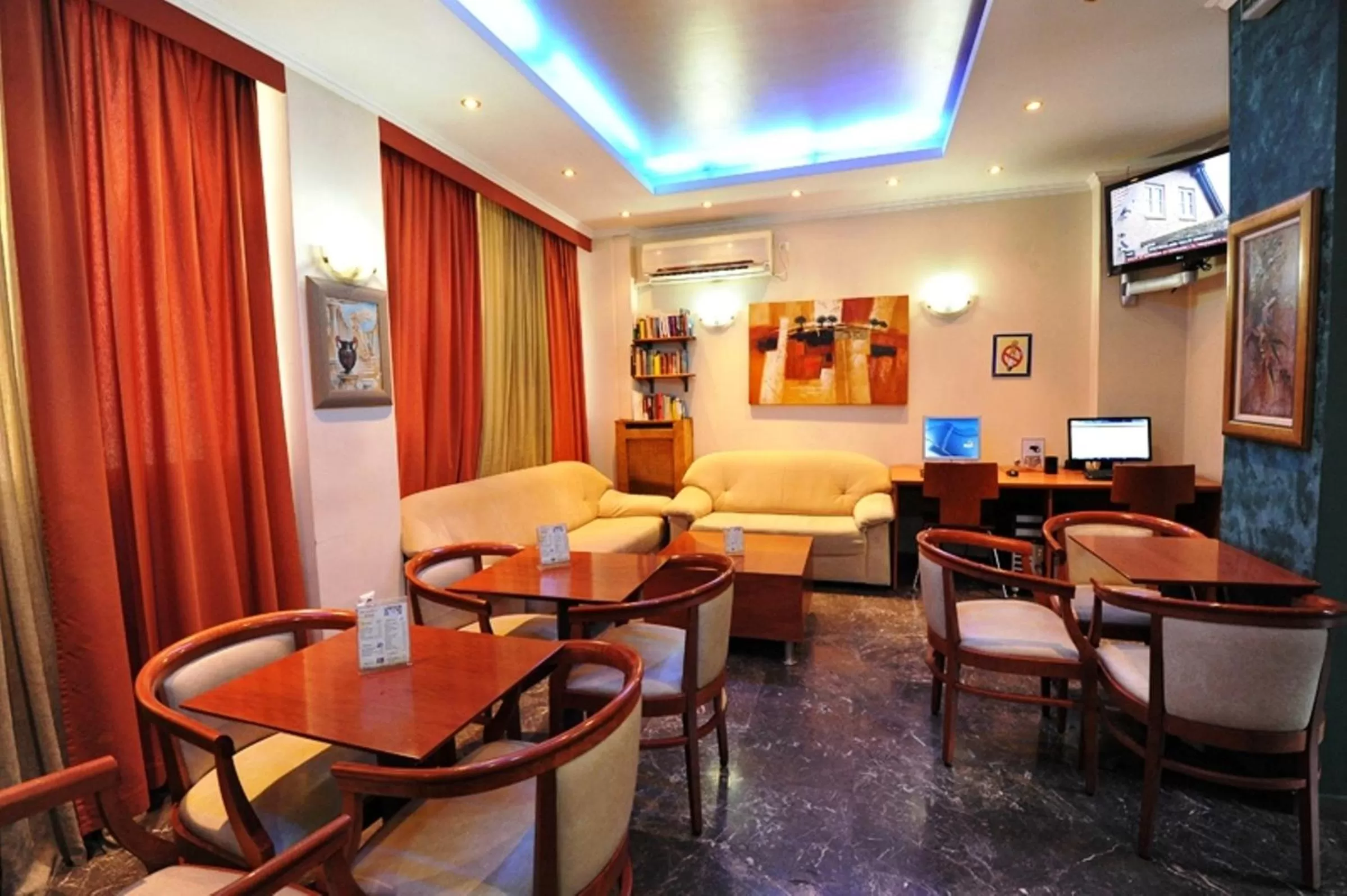 Lounge or bar in Pergamos Hotel