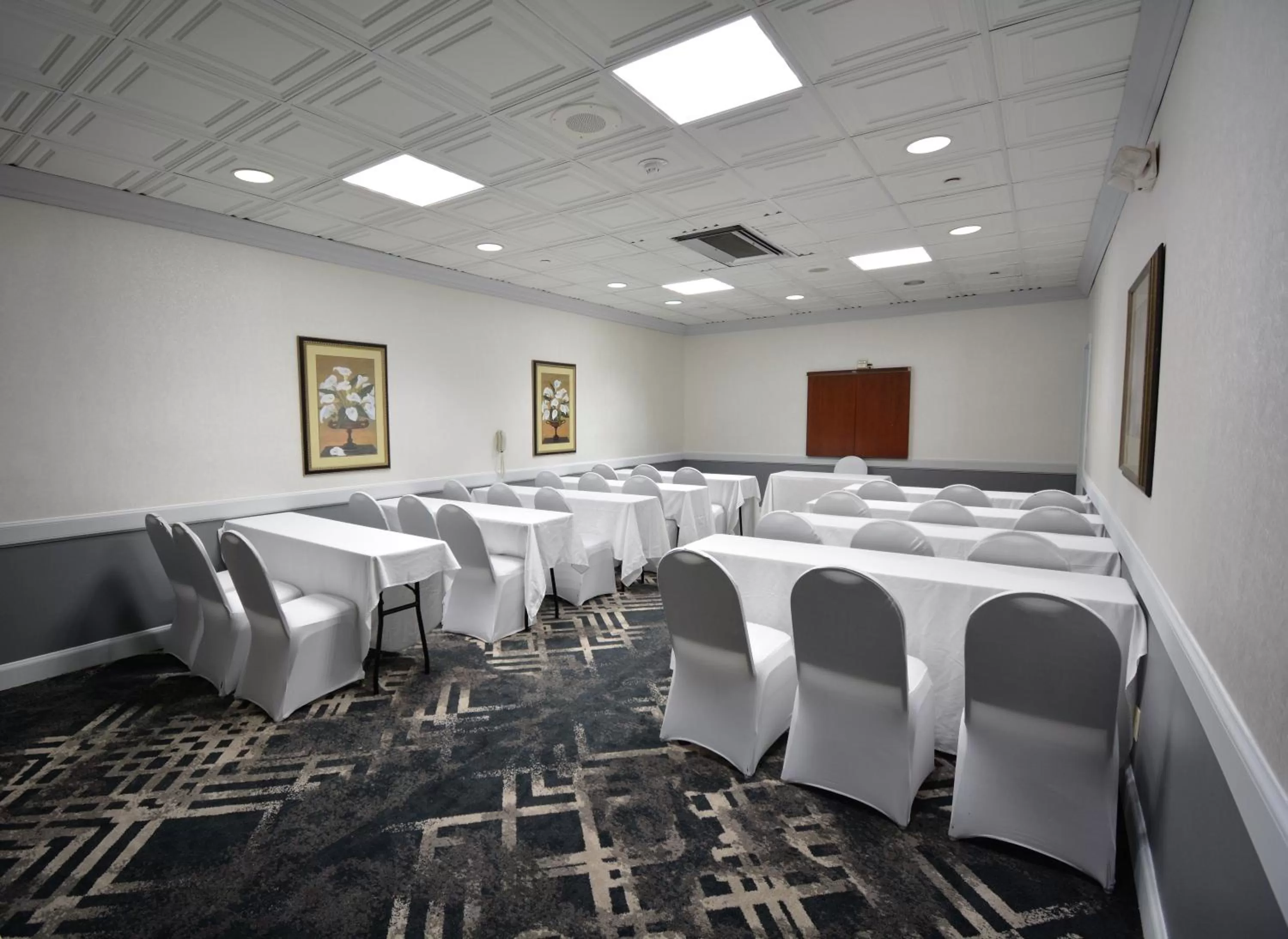 Meeting/conference room in Holiday Inn Hazlet by IHG