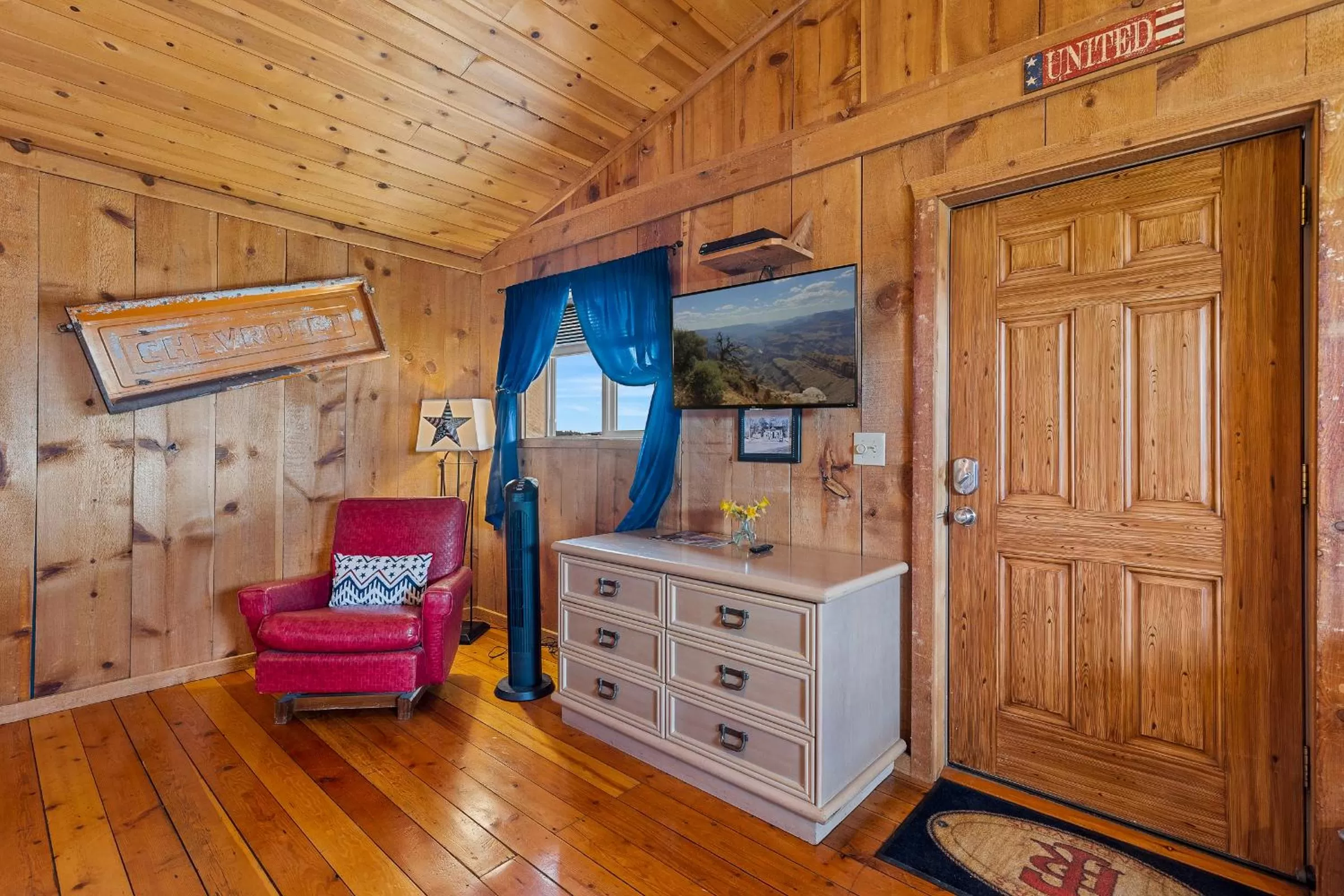 TV and multimedia in Trapper's Rendezvous