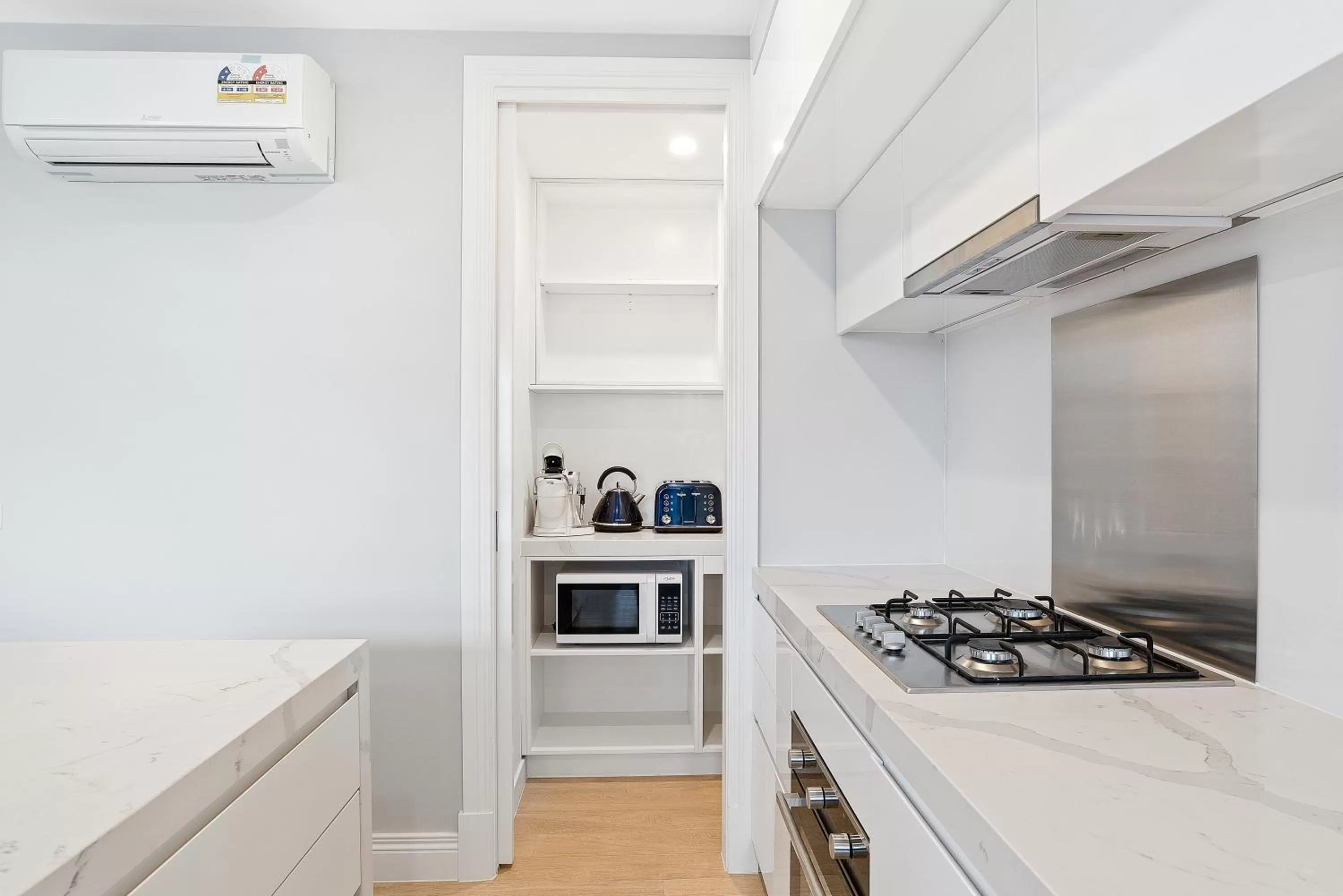 Kitchen or kitchenette in The Hamptons Apartments - Port Melbourne