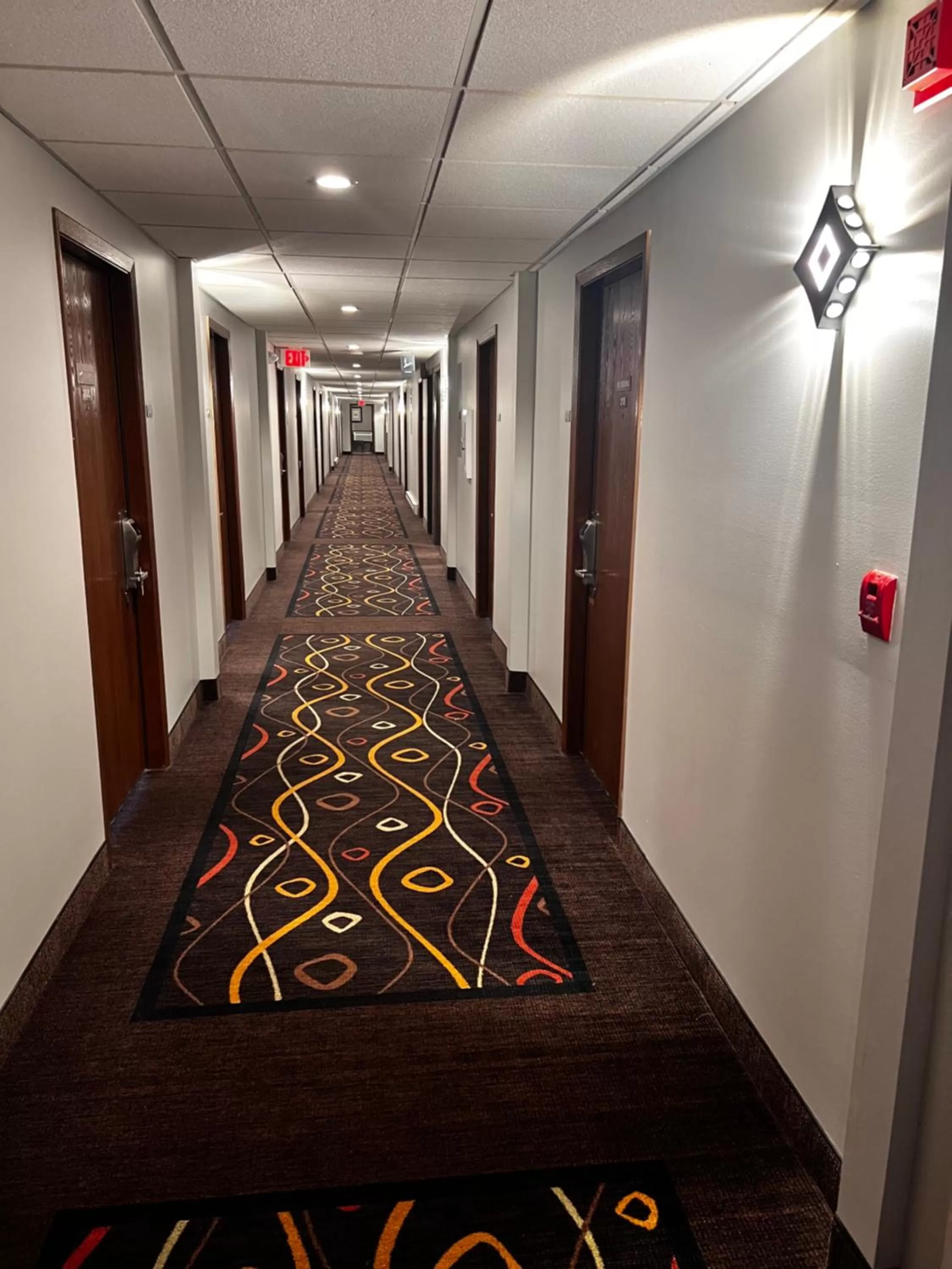 Sky Lodge Inn & Suites - Delavan