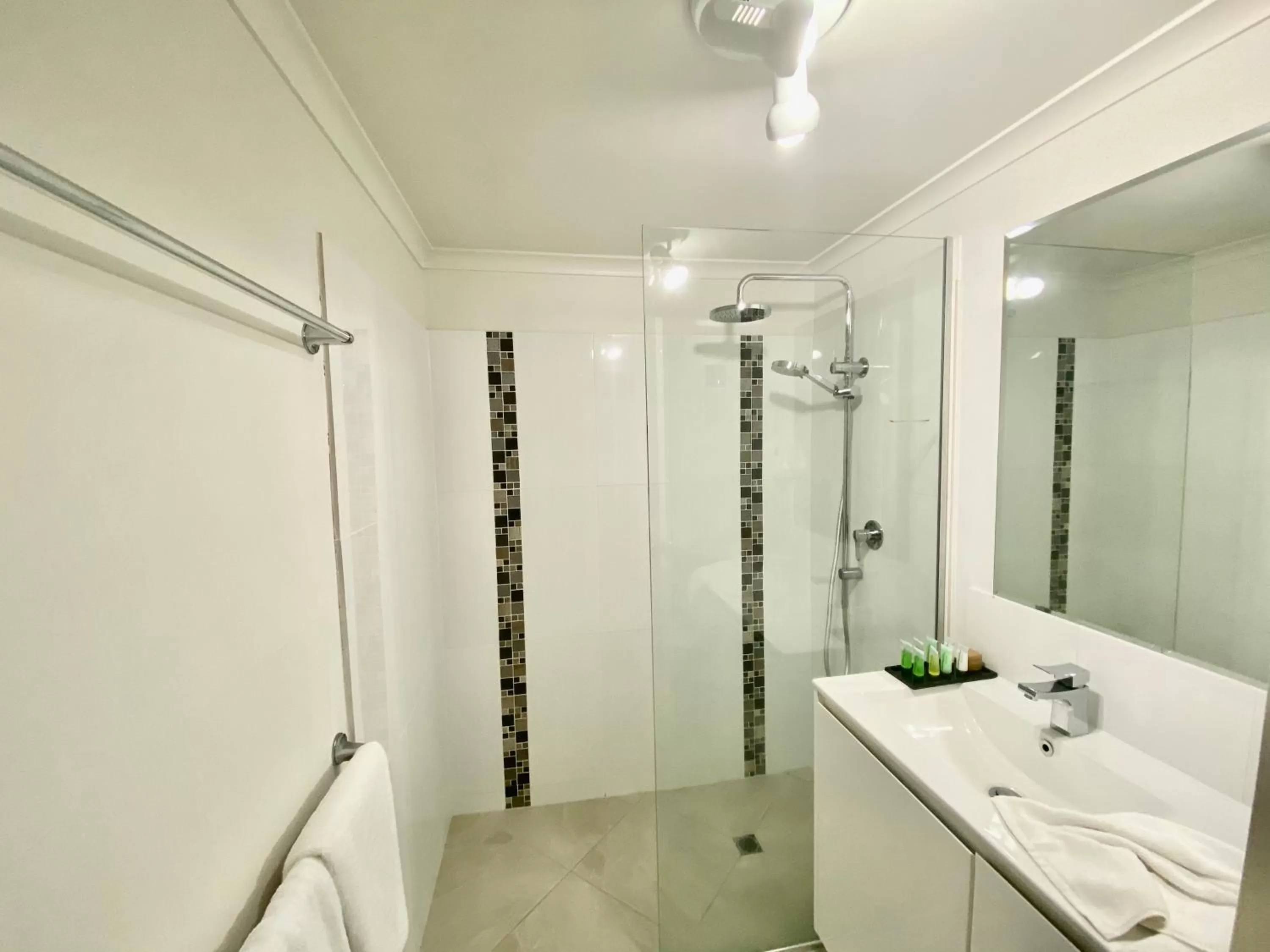 Shower in Cairns Beach Resort