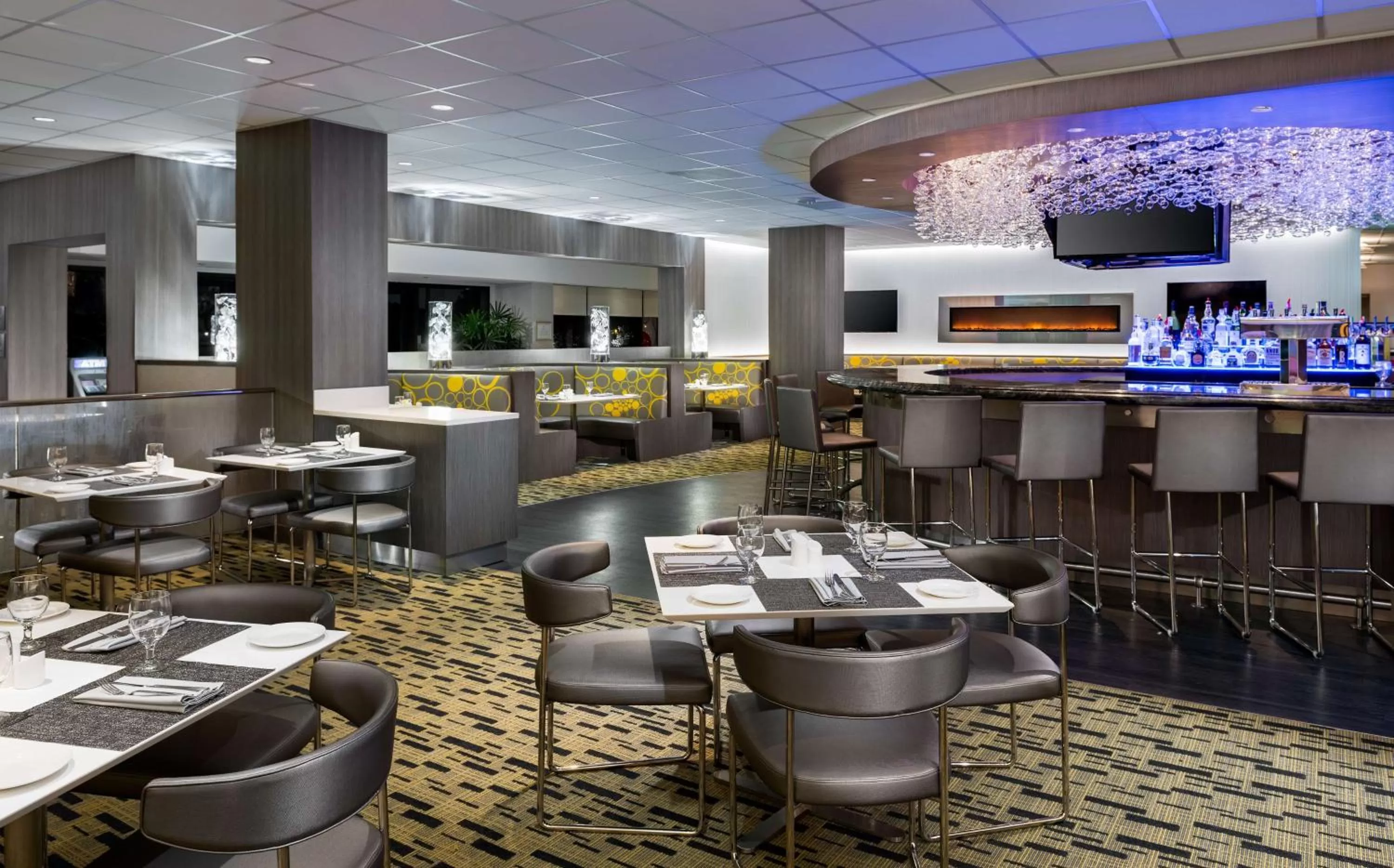 Restaurant/places to eat in Hilton San Francisco Airport Bayfront - No Resort Fee