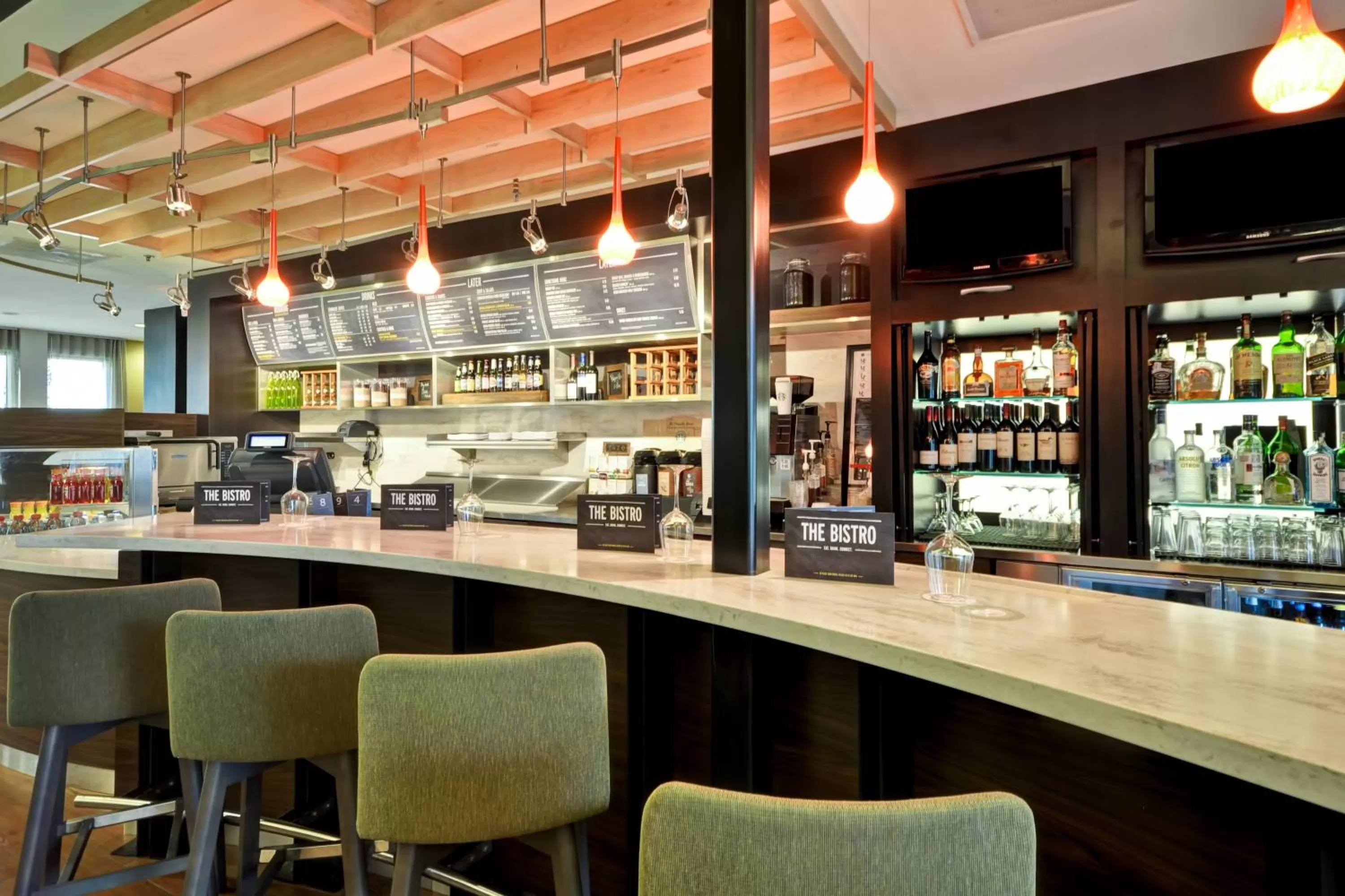 Restaurant/places to eat in Courtyard Dallas Medical Market Center