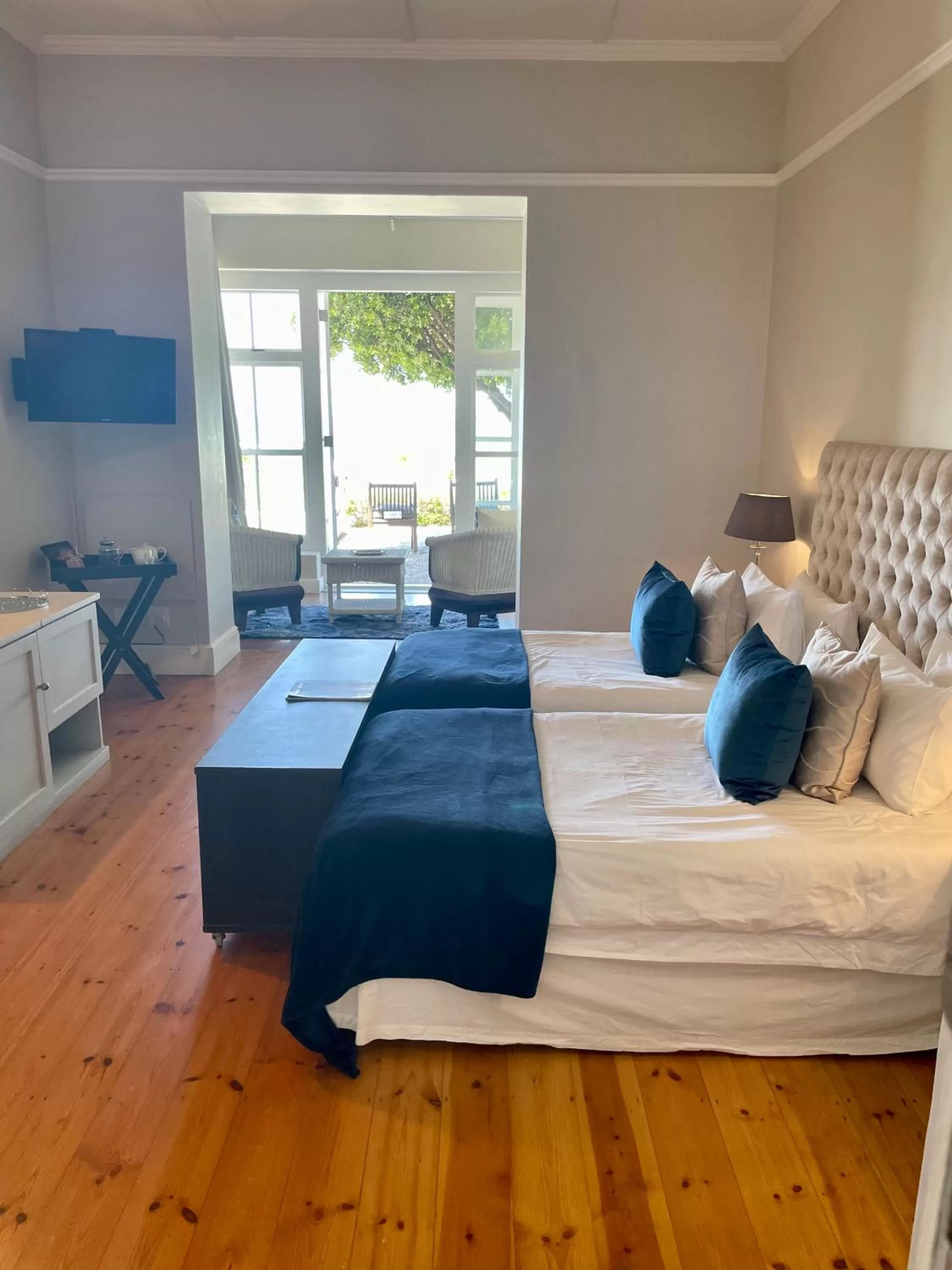 Bed in 11 WESTCLIFF RENTALS