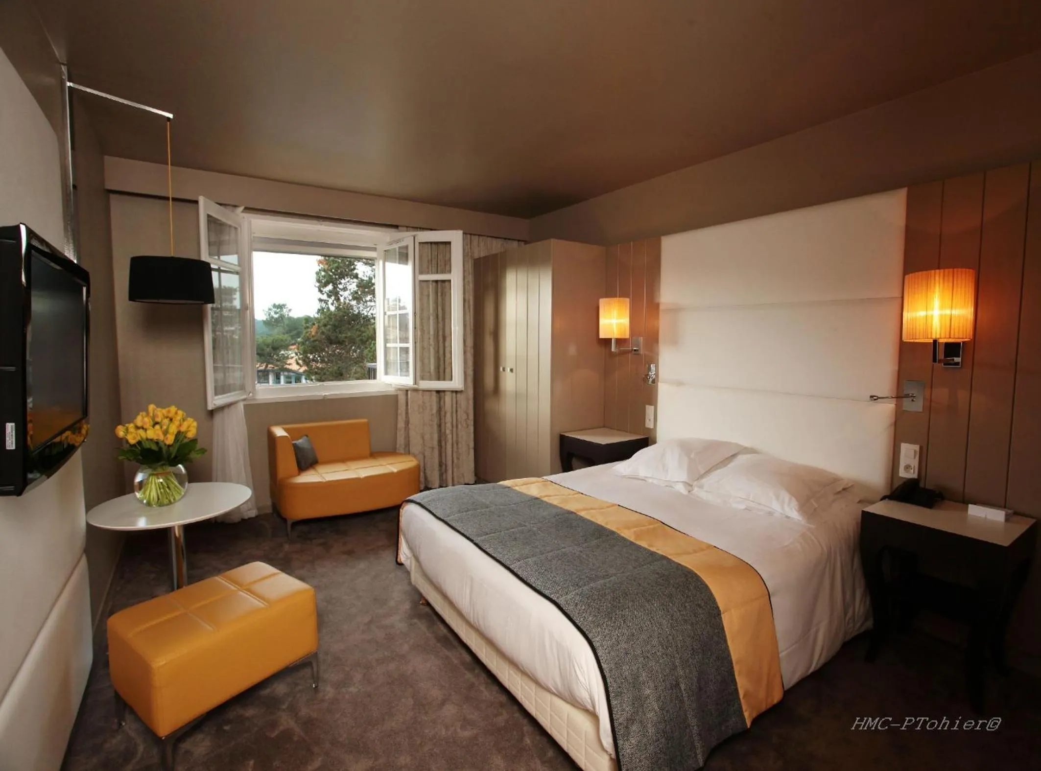 Bed in Hôtel et Résidence de Chiberta et du Golf