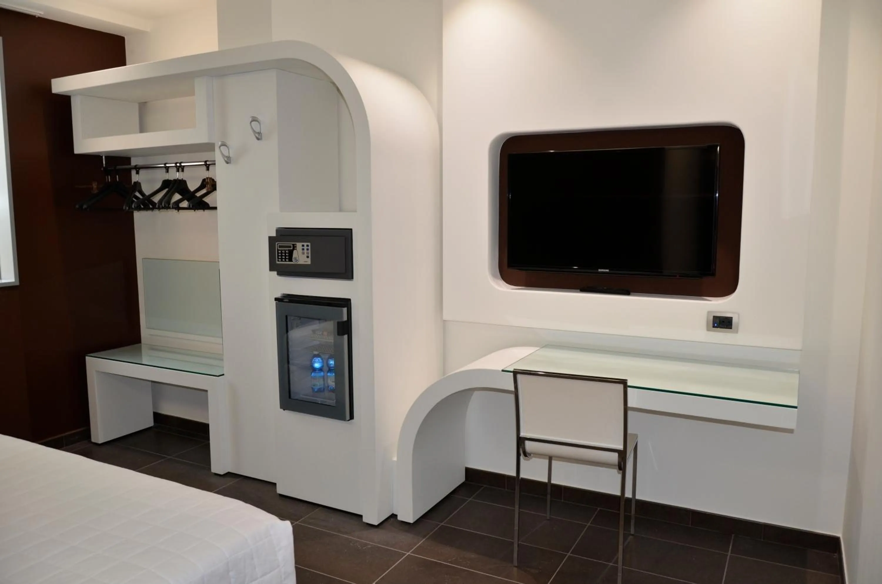 TV and multimedia, Bed in Hotel Testani Frosinone