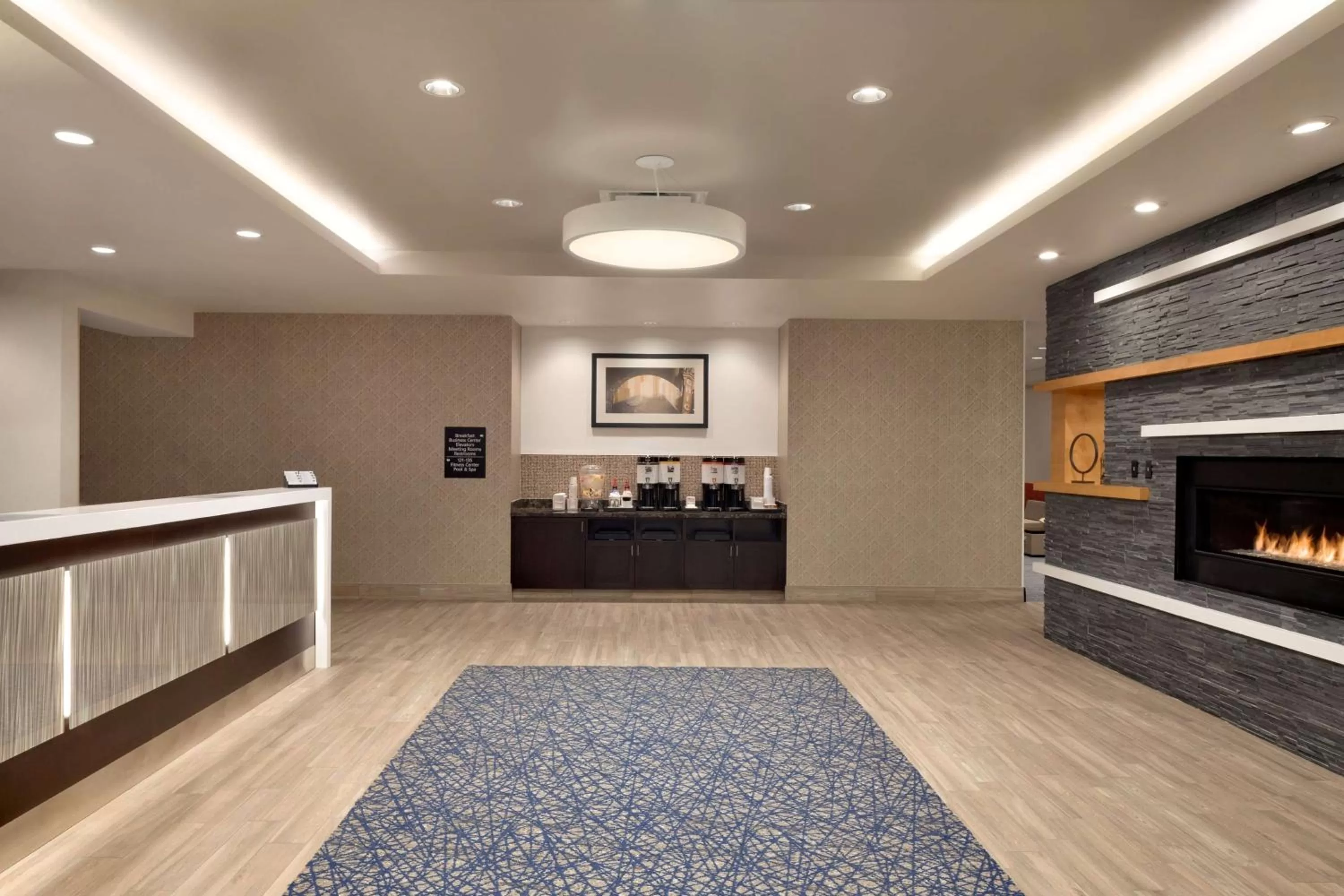 Lobby or reception in Hampton Inn & Suites Rosemont Chicago O'Hare