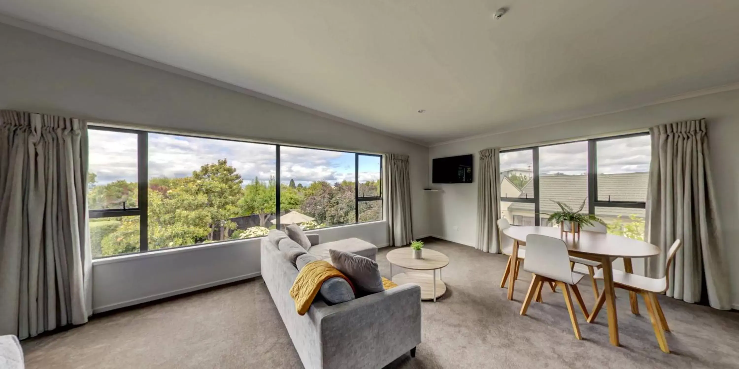 Suite with Mountain View in Alpine Lake Motel Suite with Mountain View in Alpine Lake Motel