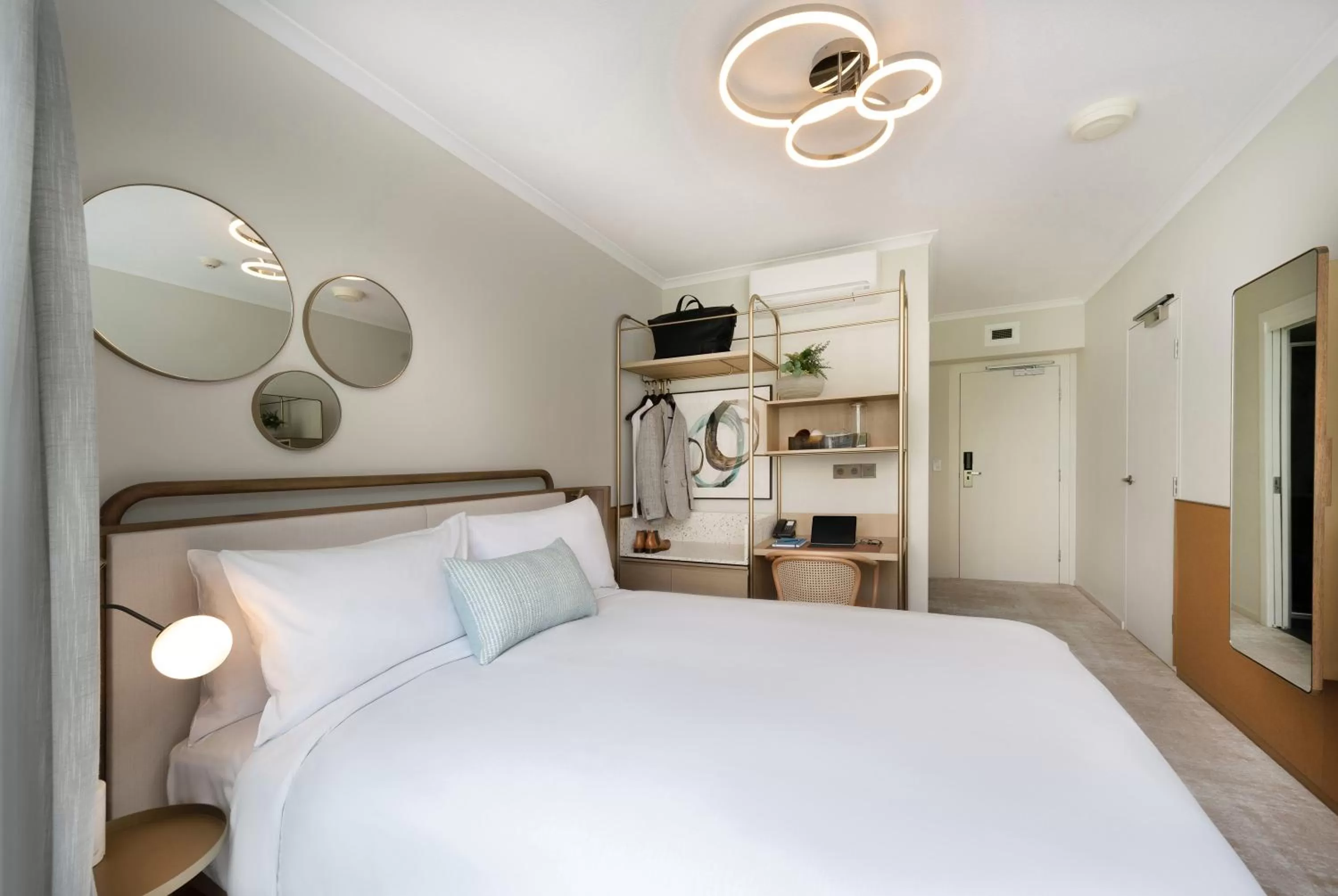 Photo of the whole room, Bed in Mantra Terrace Brisbane