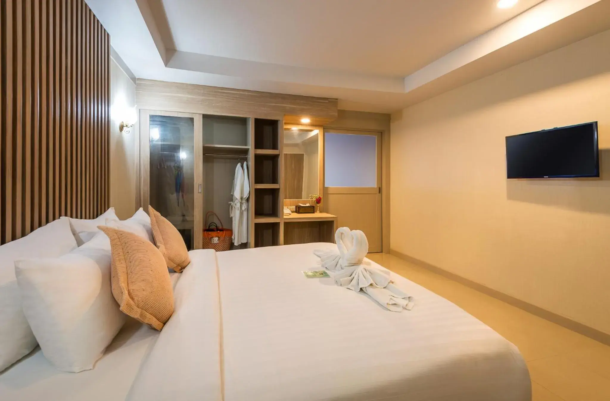 Deluxe Double or Twin Room with Pool Access in Lanta Sand Resort & Spa Deluxe Double or Twin Room with Pool Access in Lanta Sand Resort & Spa