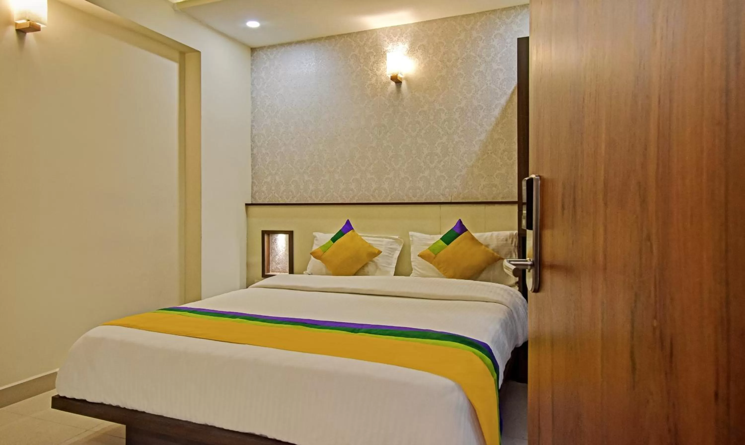 Bed in Itsy By Treebo - Deluxe Inn