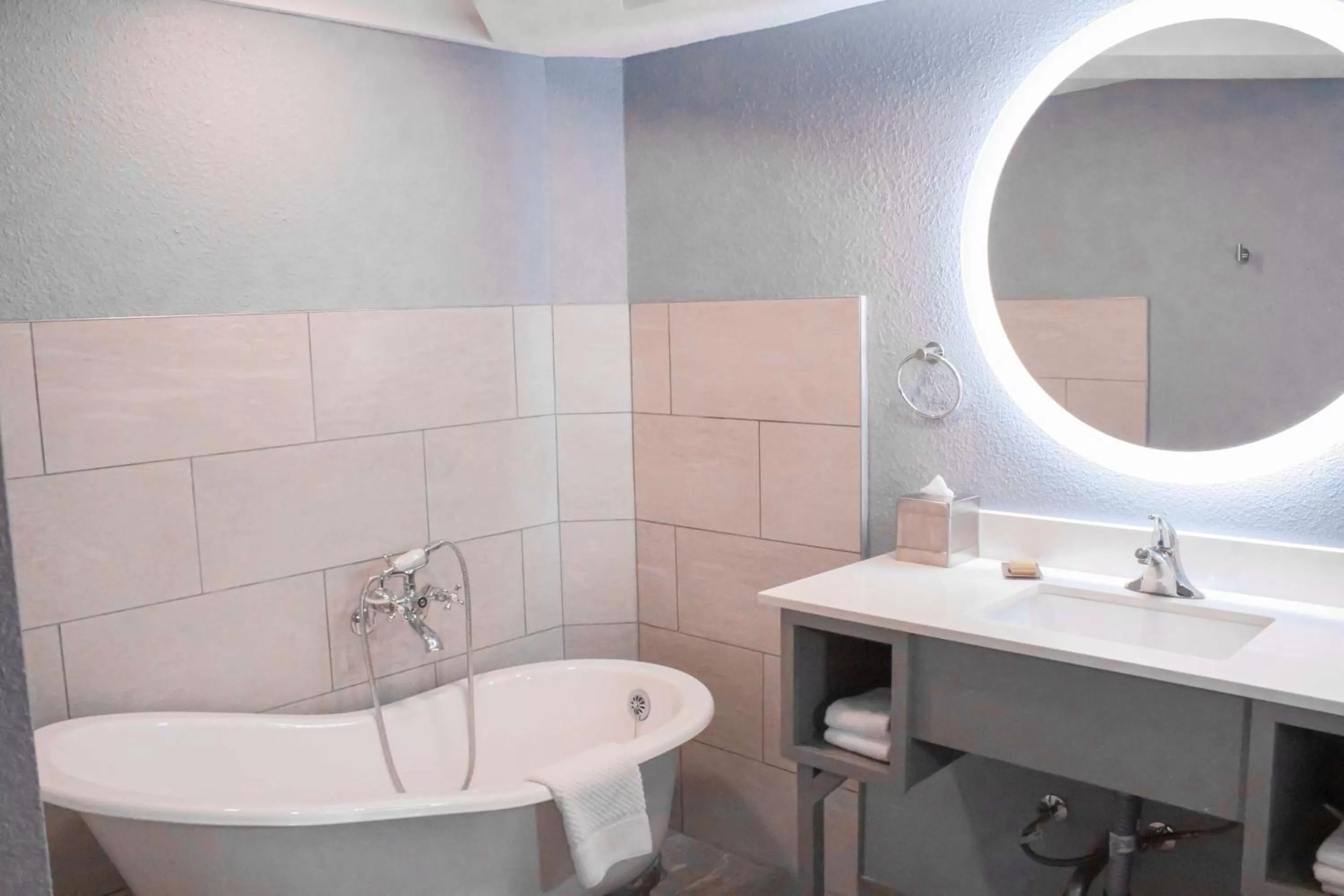 Bathroom in Doubletree by Hilton Phoenix Mesa