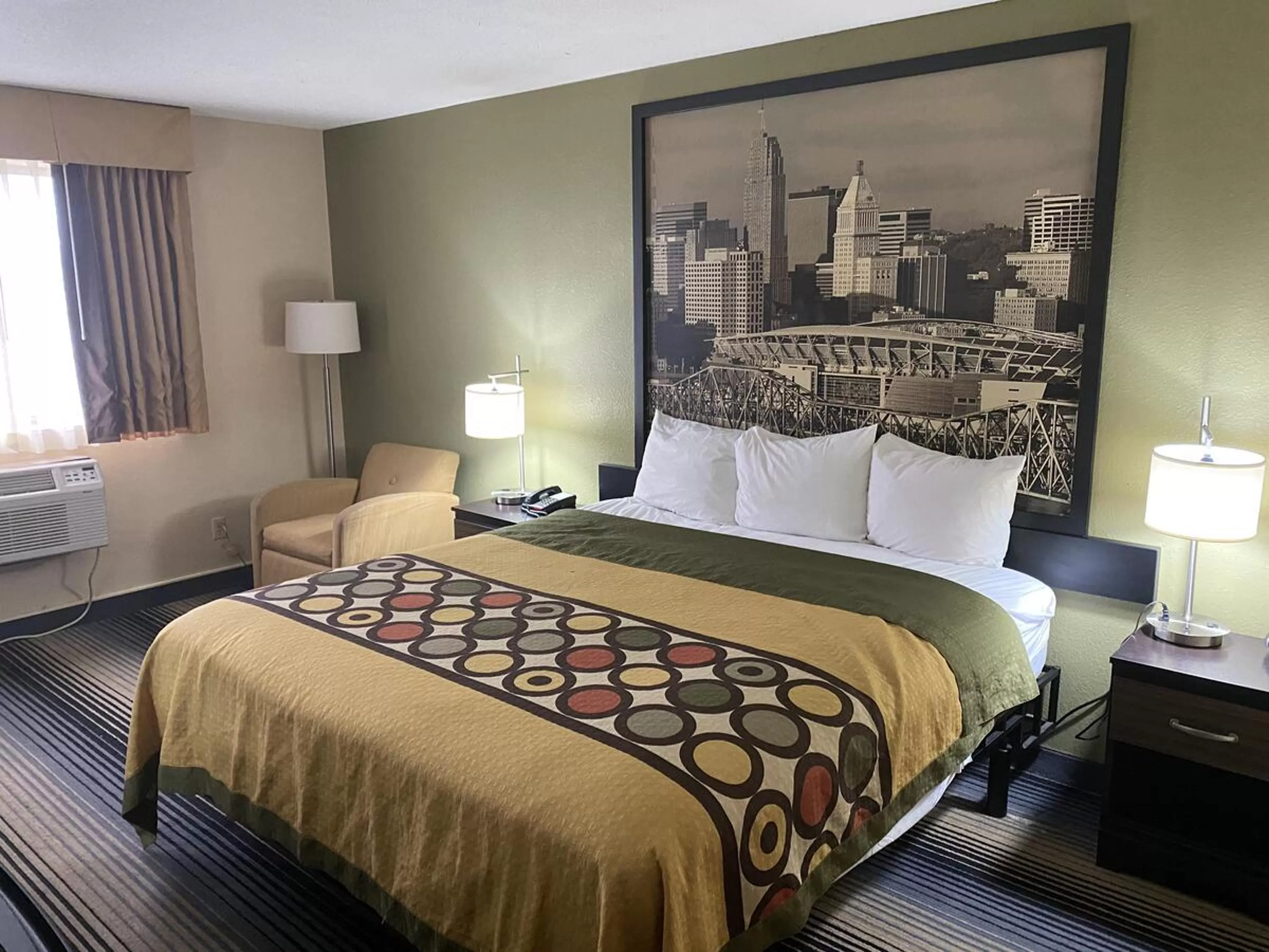 Bed in Super 8 by Wyndham Maysville KY