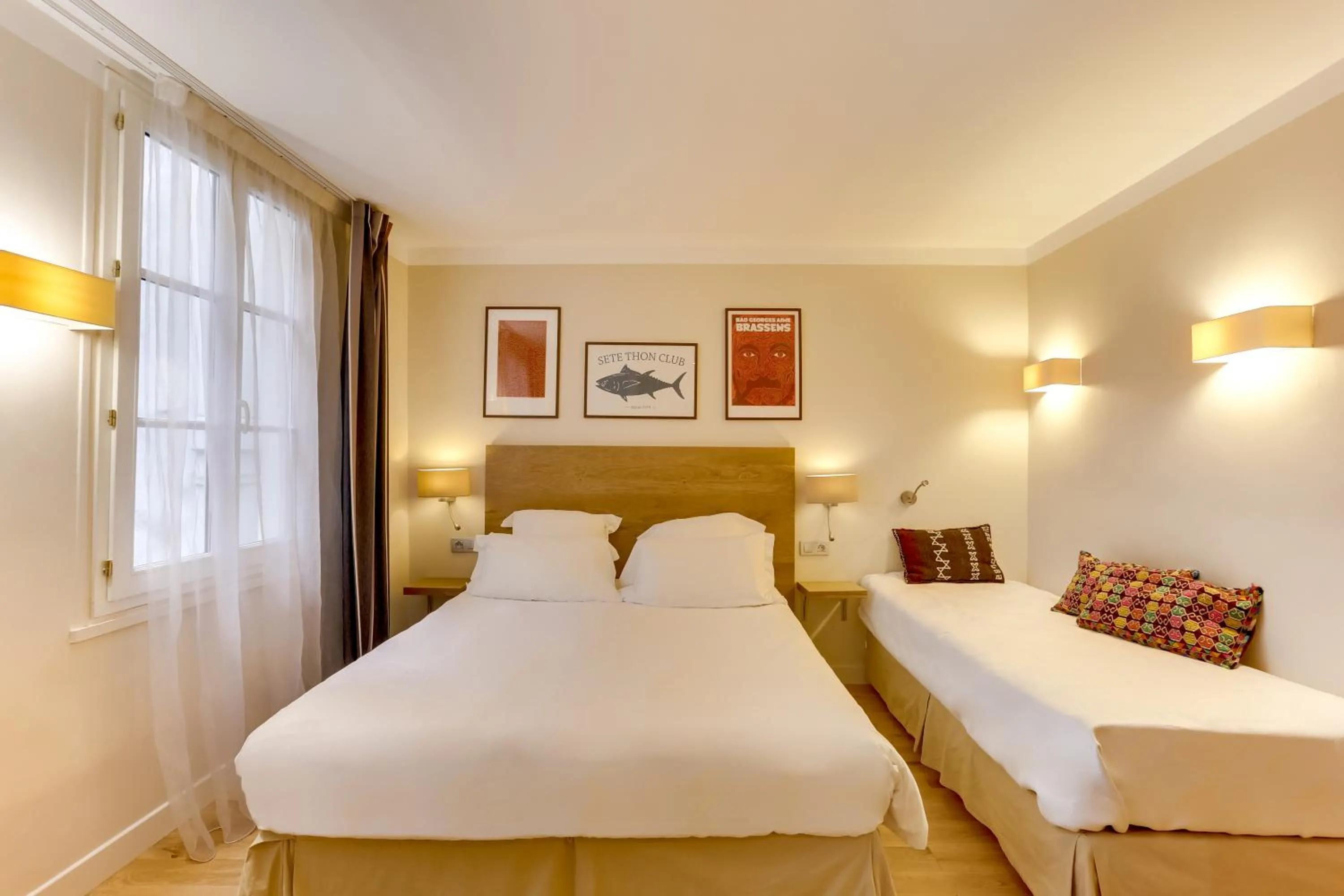 Bed in Hôtel Louvre Richelieu