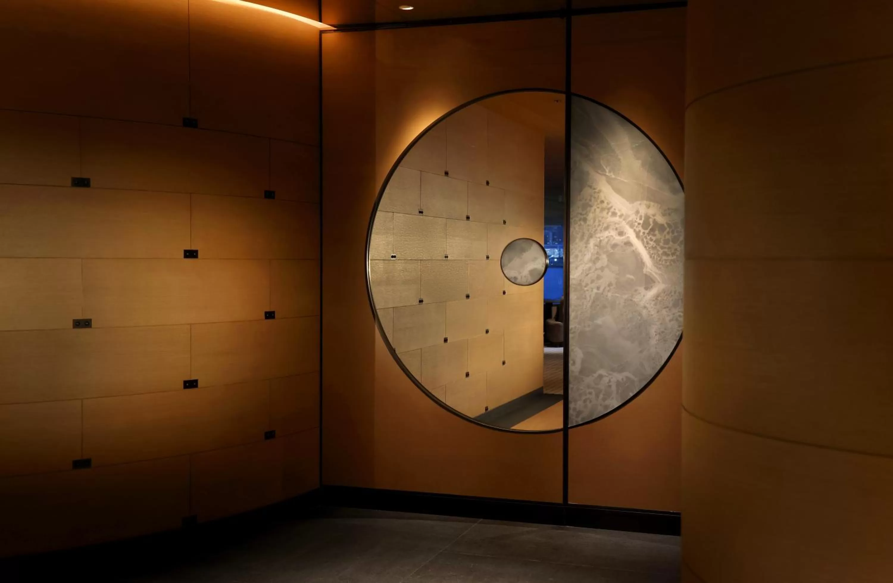 Lounge or bar in Regent Hong Kong