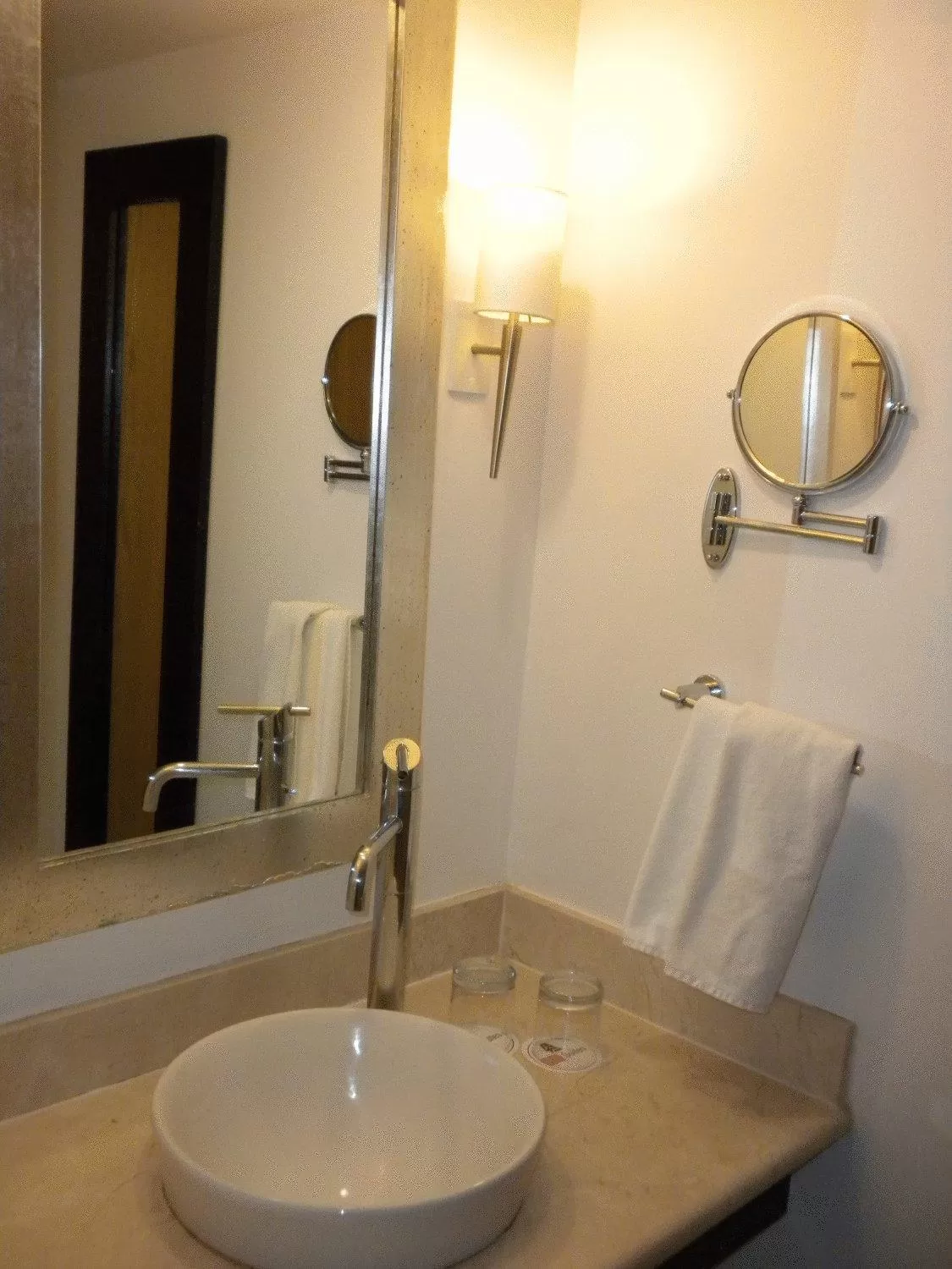 Bathroom in Hotel & Suites PF
