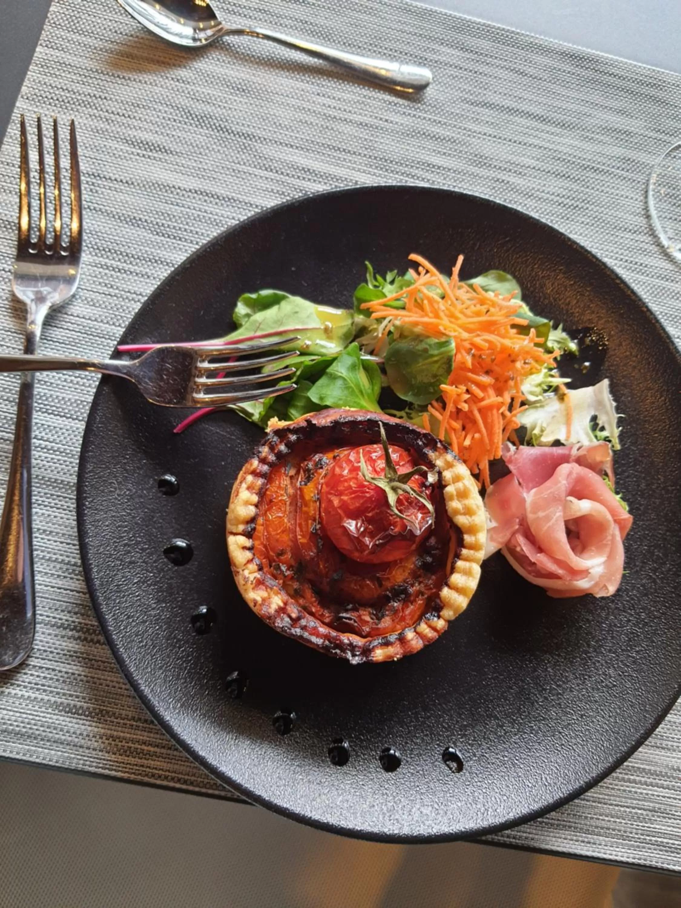 Restaurant/places to eat in Hotel et Spa Le Lion d'Or