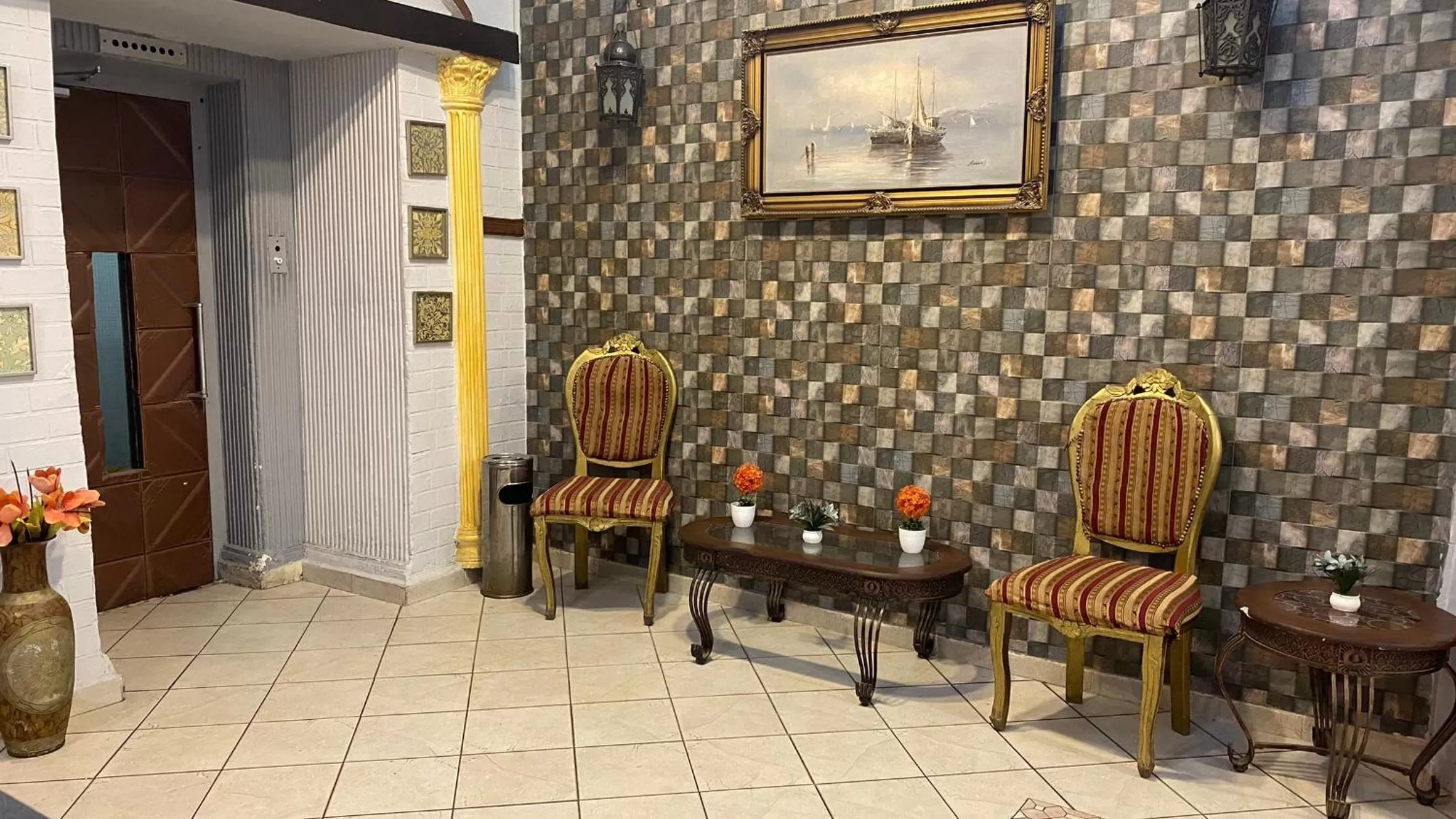 Seating area in New Park Hotel