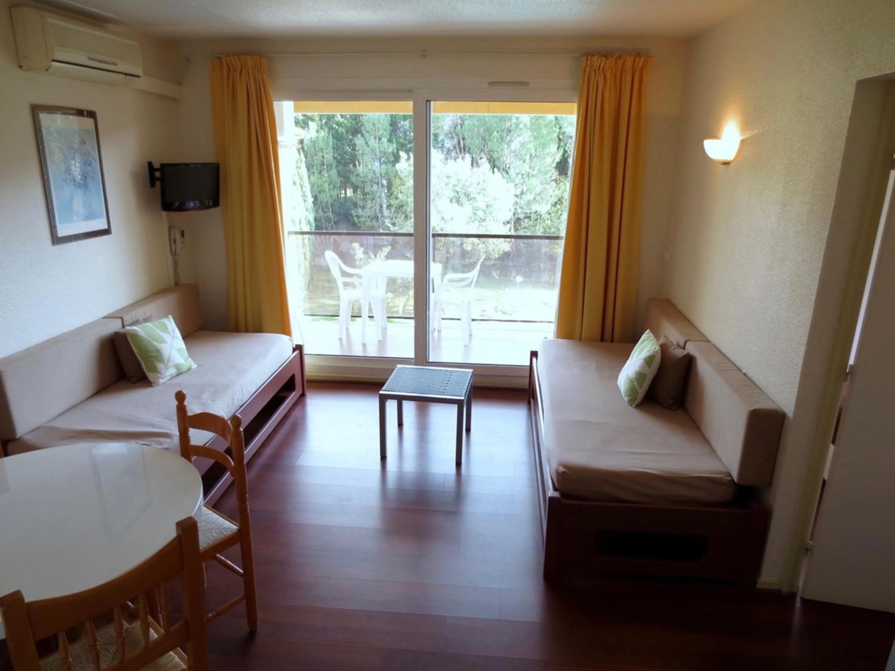 Bed in Hotel Résidence Anglet Biarritz-Parme