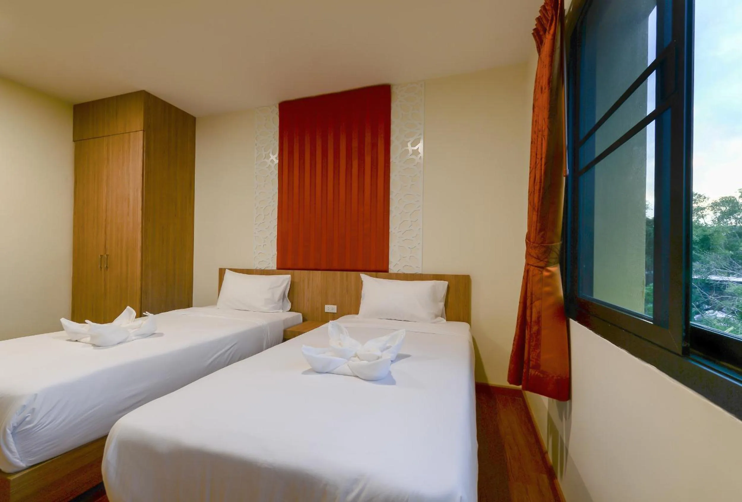 Bed in Anchanlina Hotel - SHA Plus