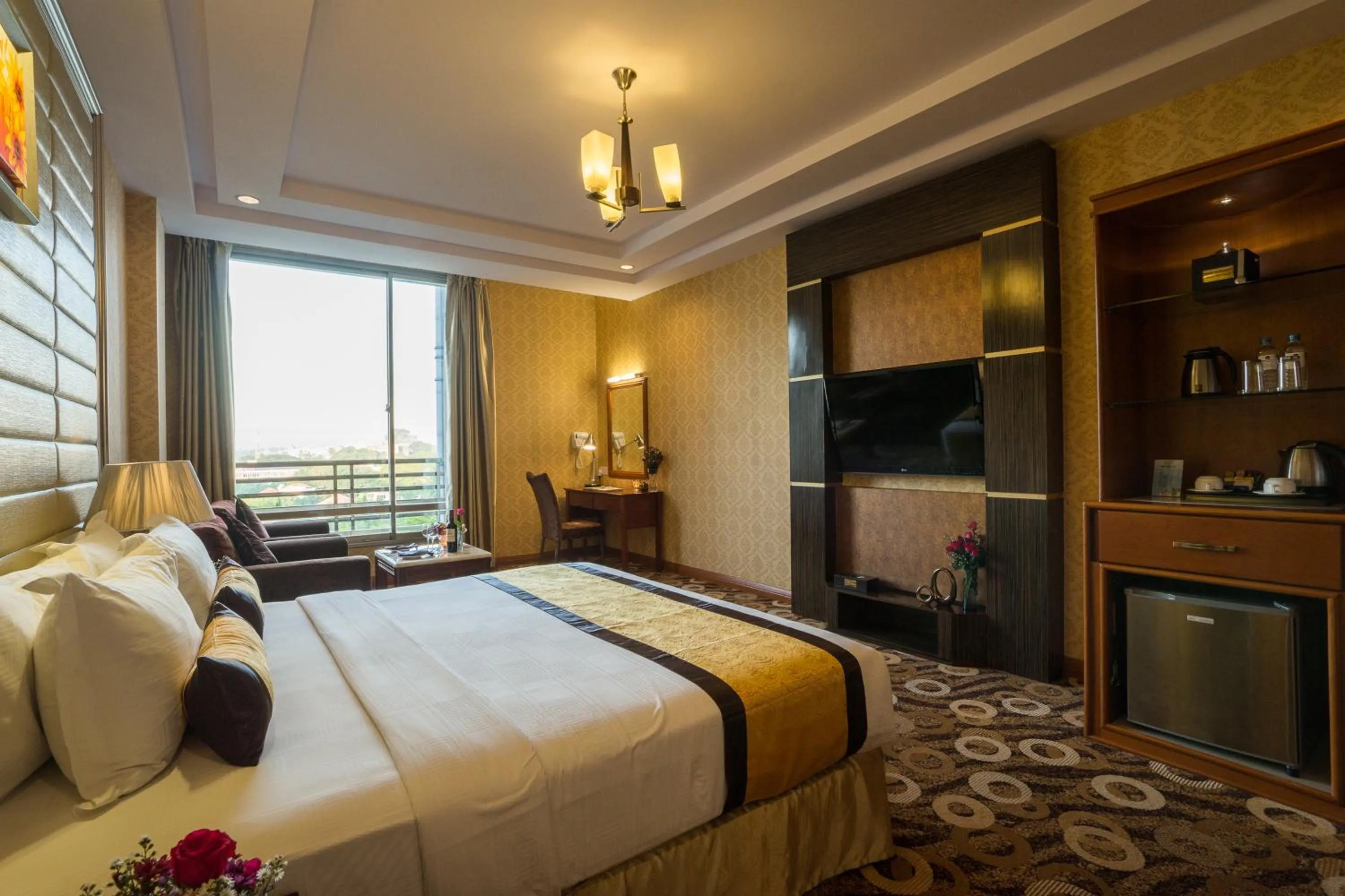 Bedroom in Best Western Green Hill Hotel