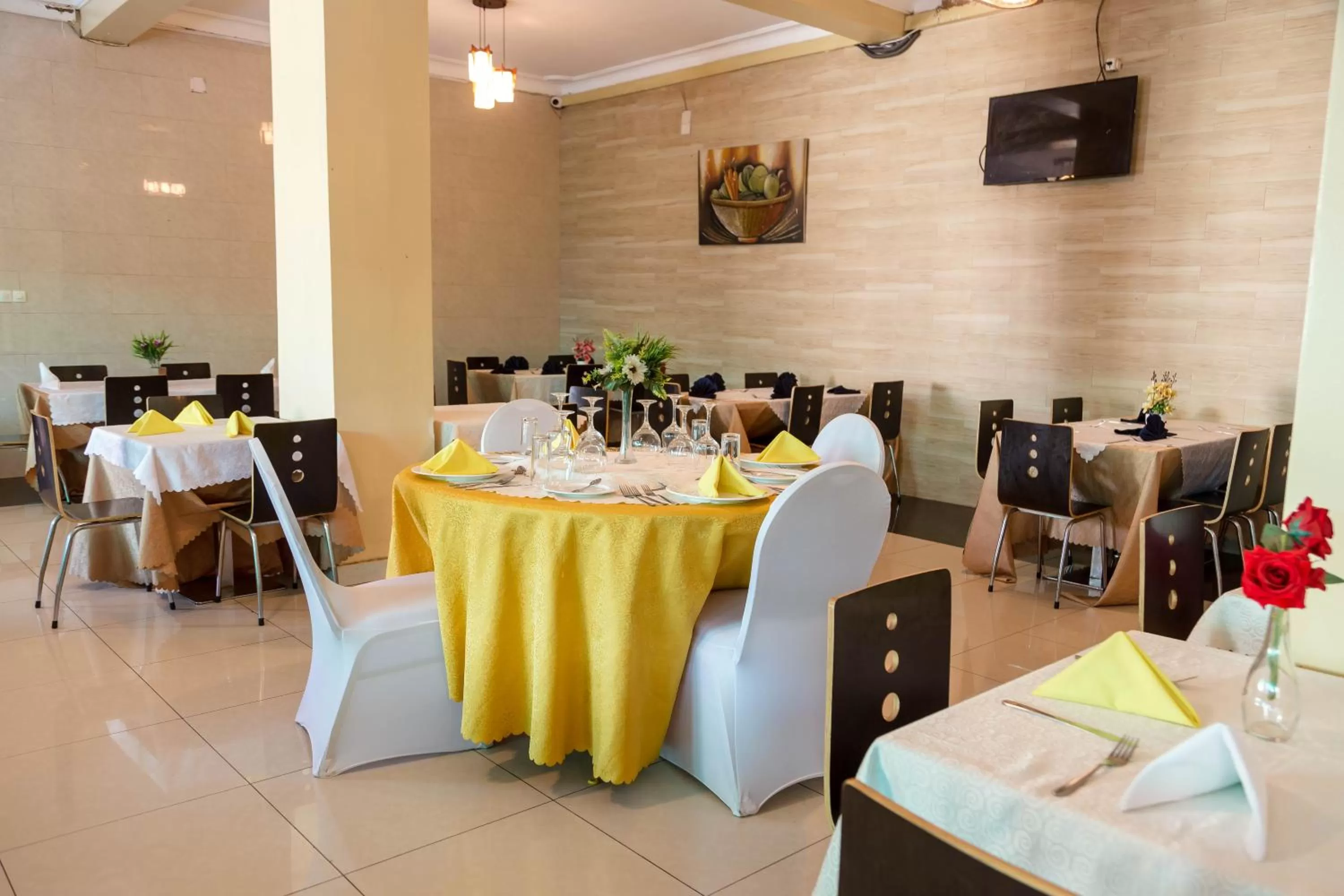 Restaurant/places to eat in Olympic Hotel