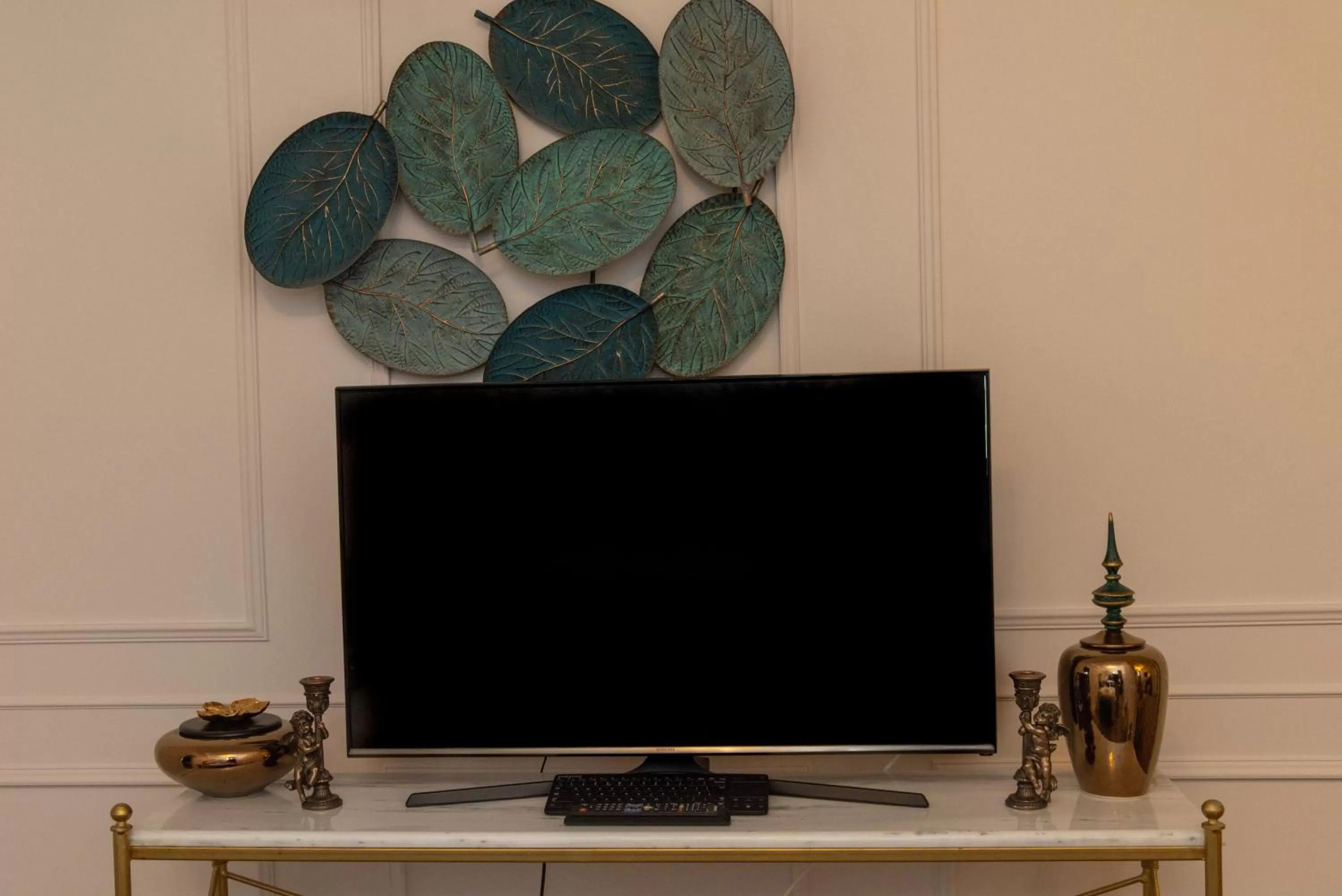 Communal lounge/ TV room in Hotel Splendid 1900