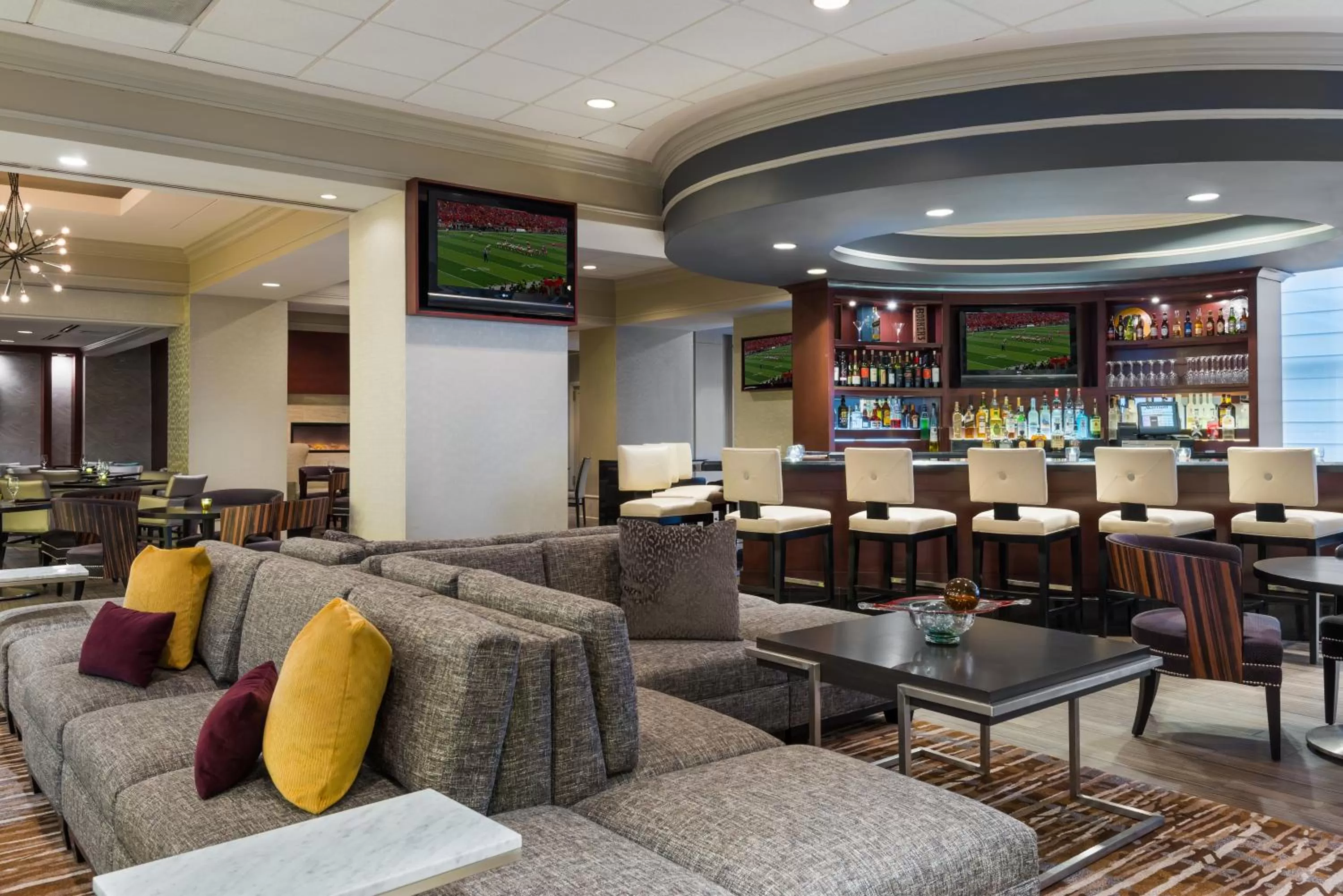 Lounge or bar in Chicago Marriott Suites Deerfield
