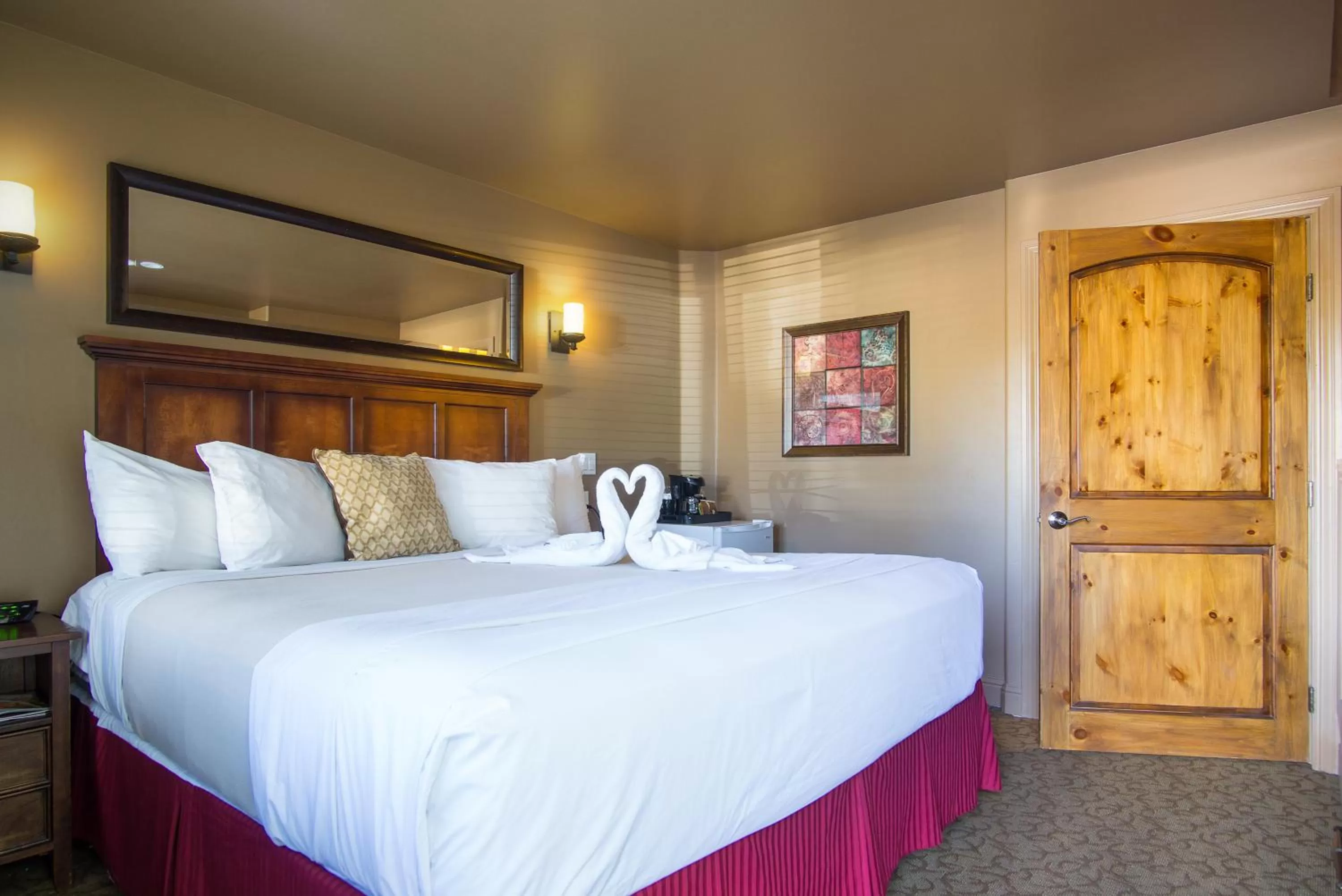 Bed in Secrets Inn Lake Tahoe