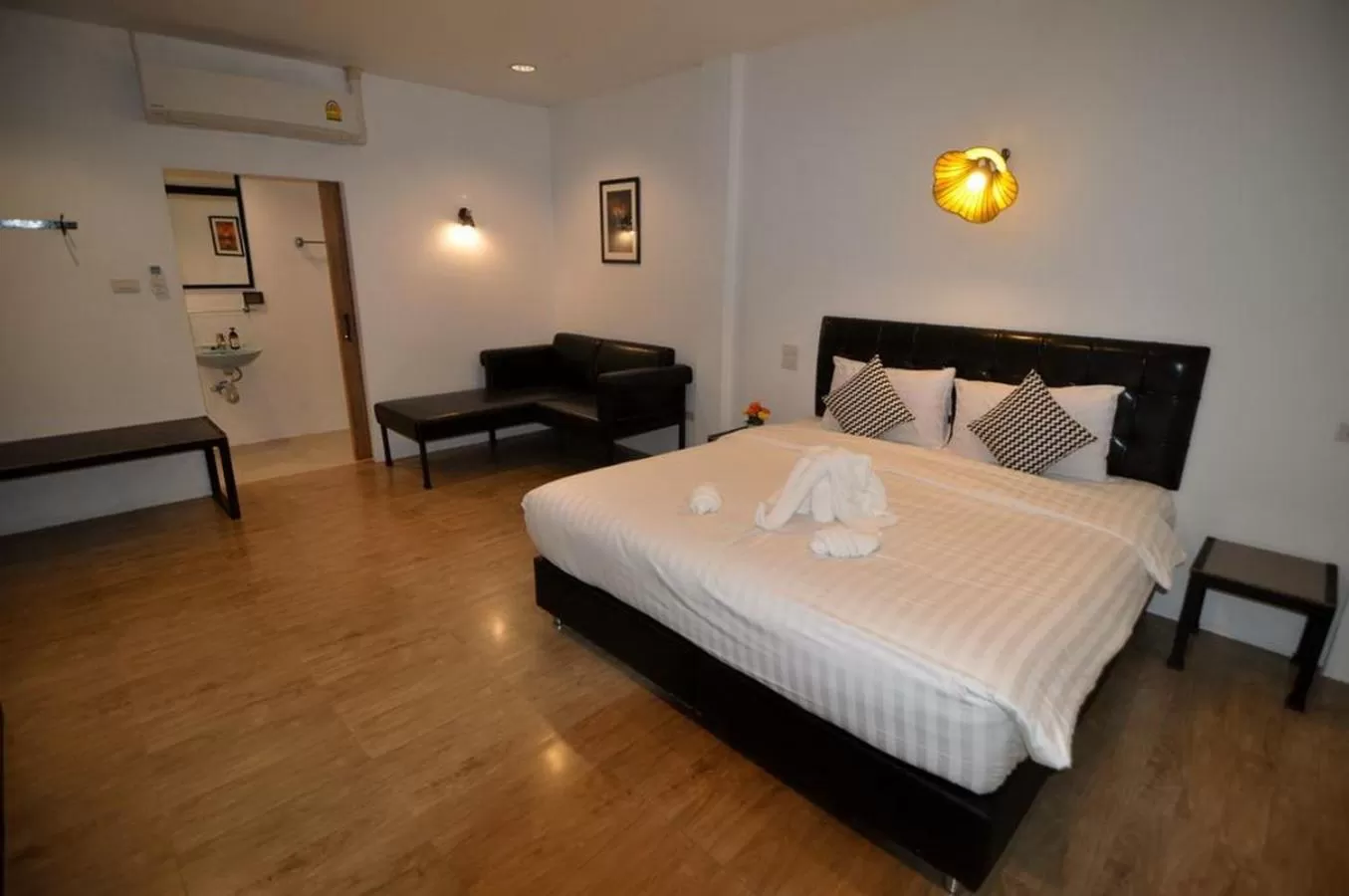 Photo of the whole room, Bed in The Warehouse Chiang Mai