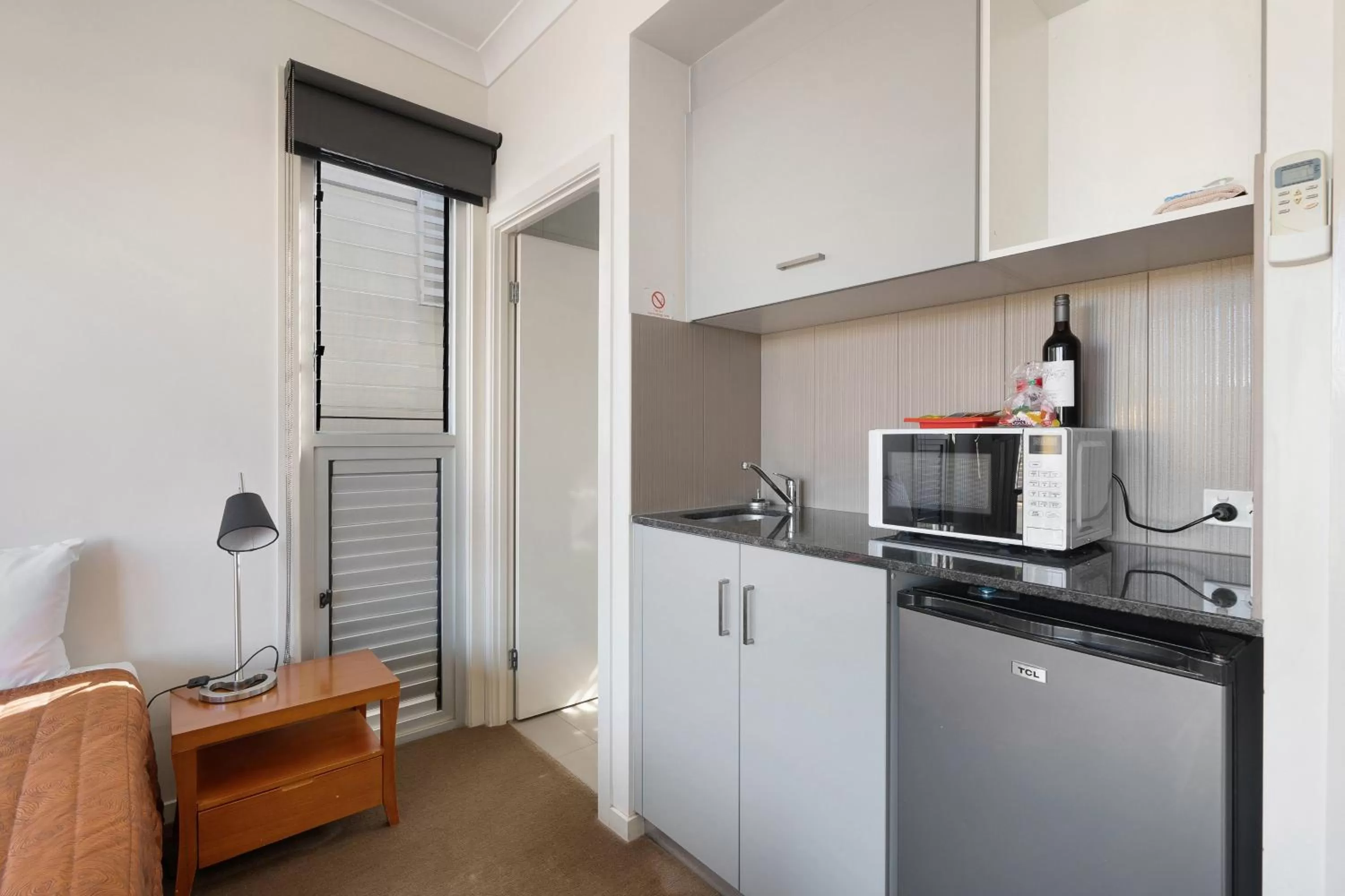 Kitchen or kitchenette in Smart Stayzzz Inns