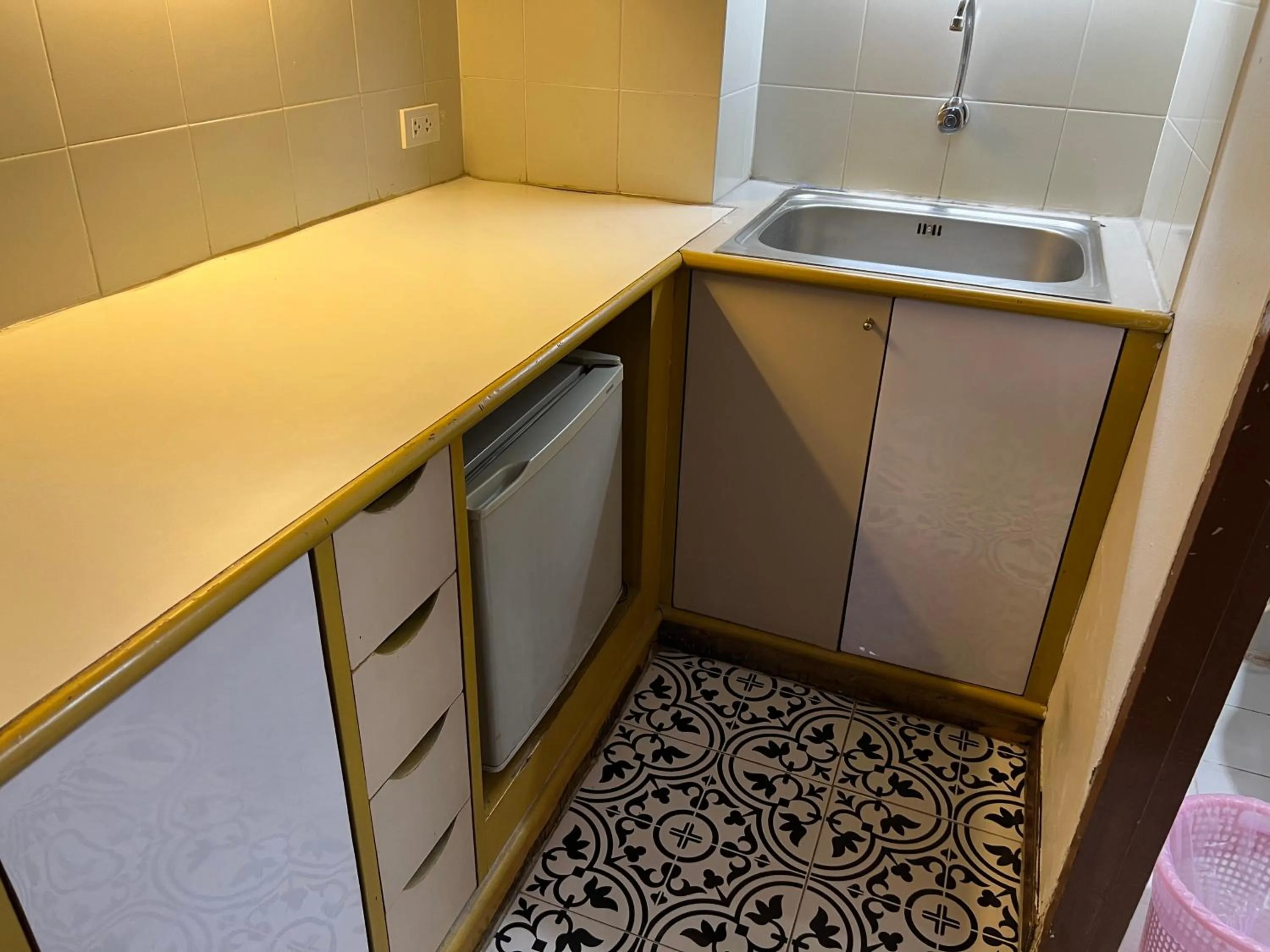 Area and facilities in Mall Suites Hotel