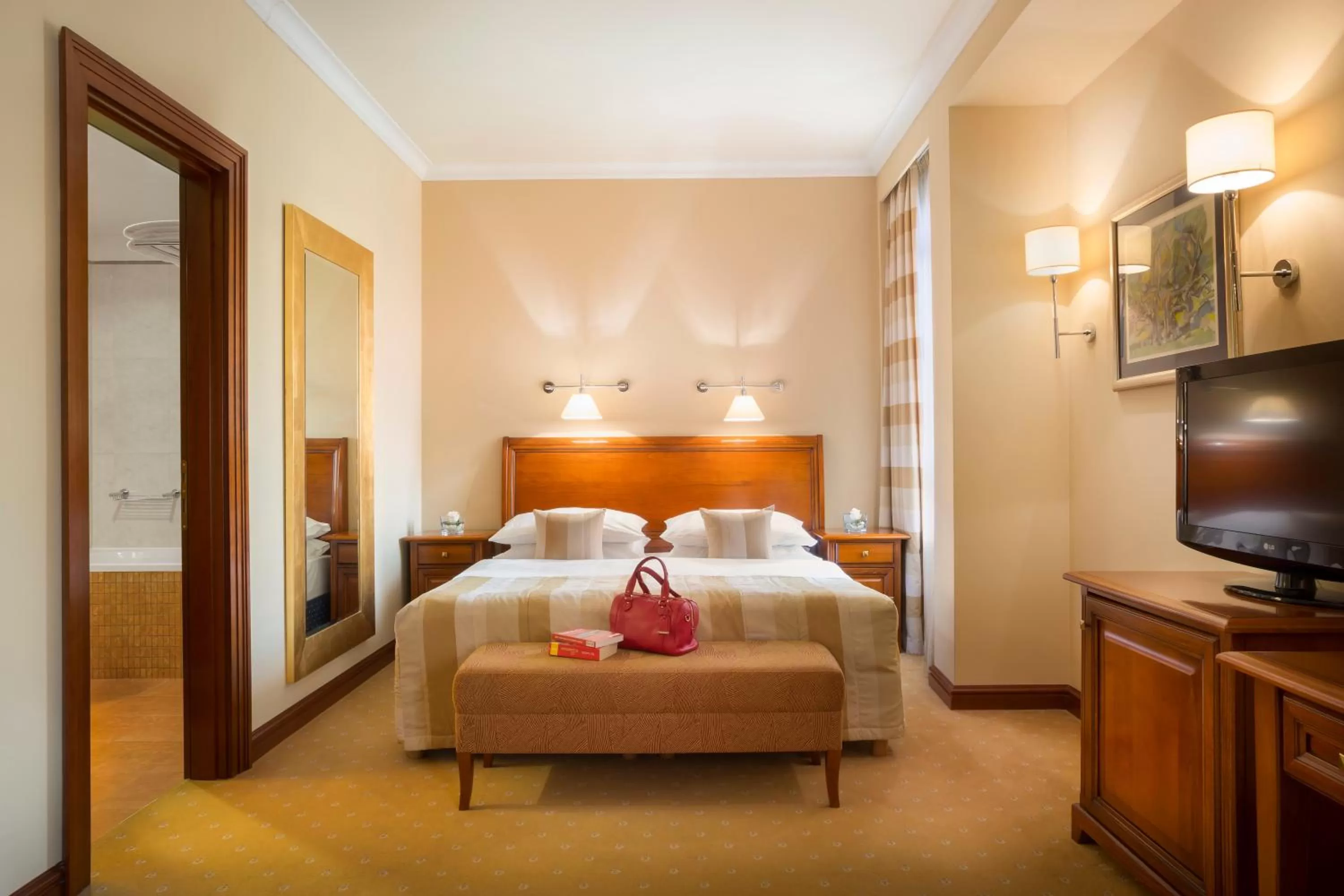 Photo of the whole room, Bed in Best Western Premier Hotel Astoria