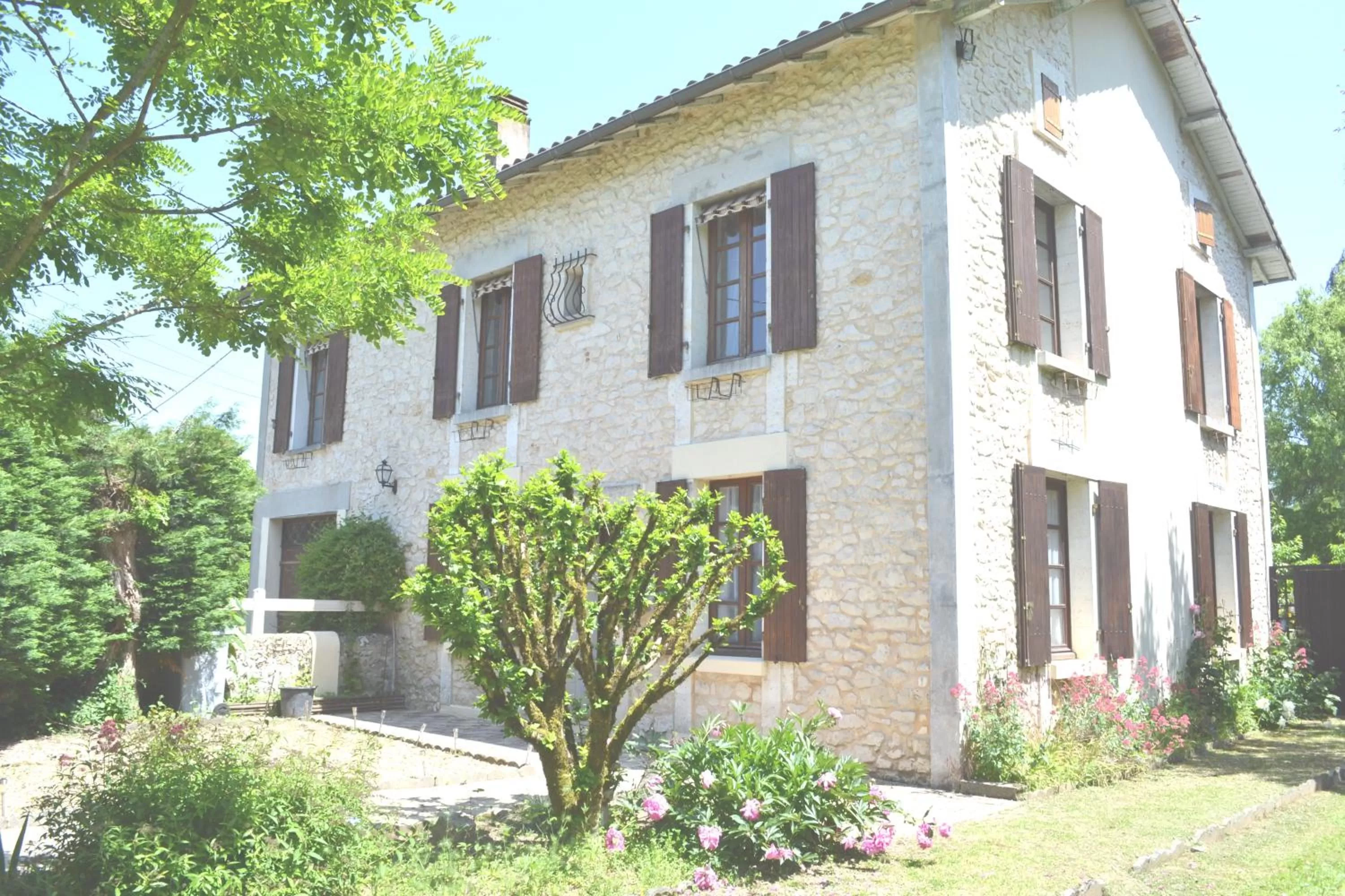 Property Building in Les Bruyeres B&B