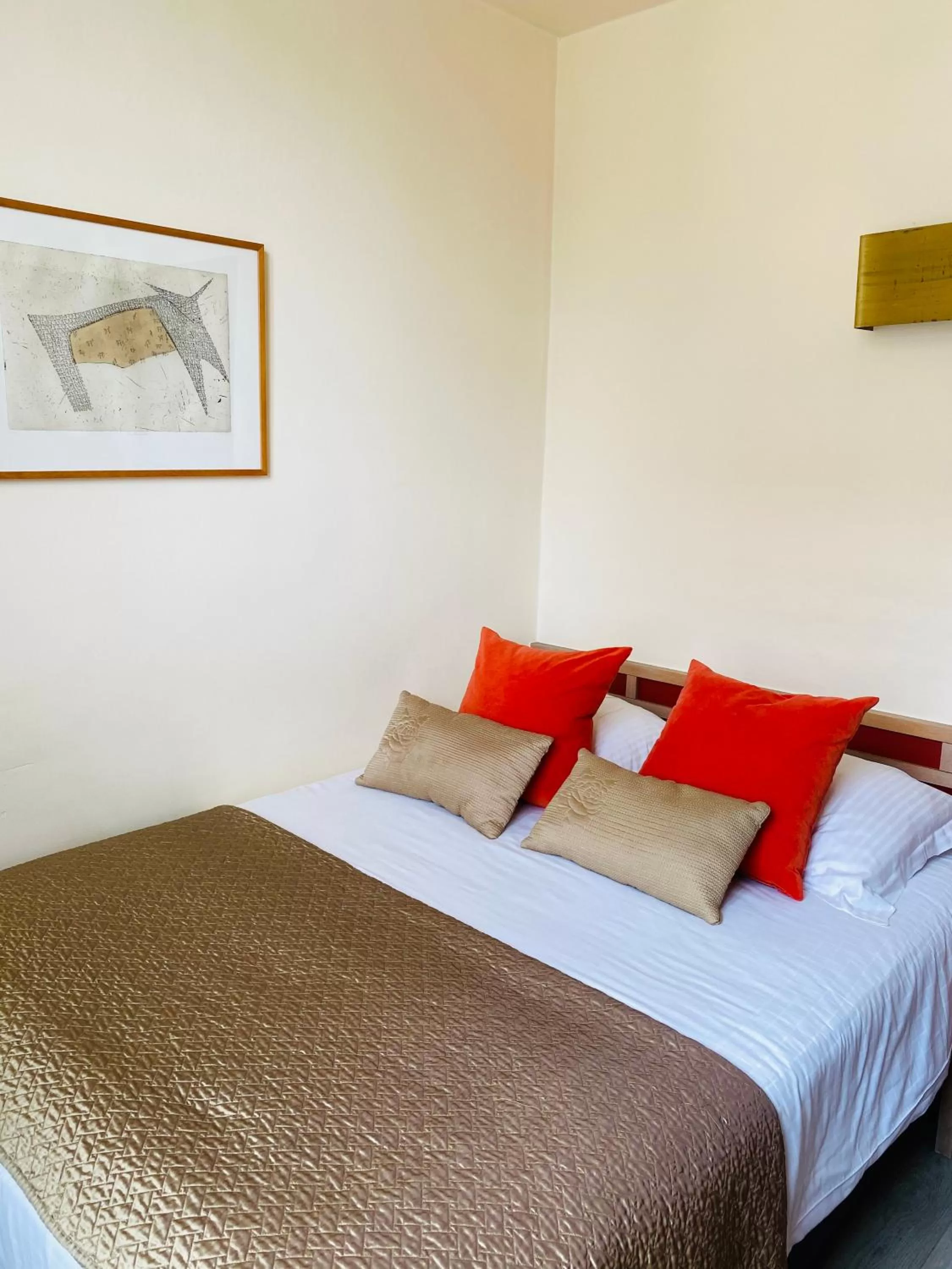 Bed in Hotel Adornes