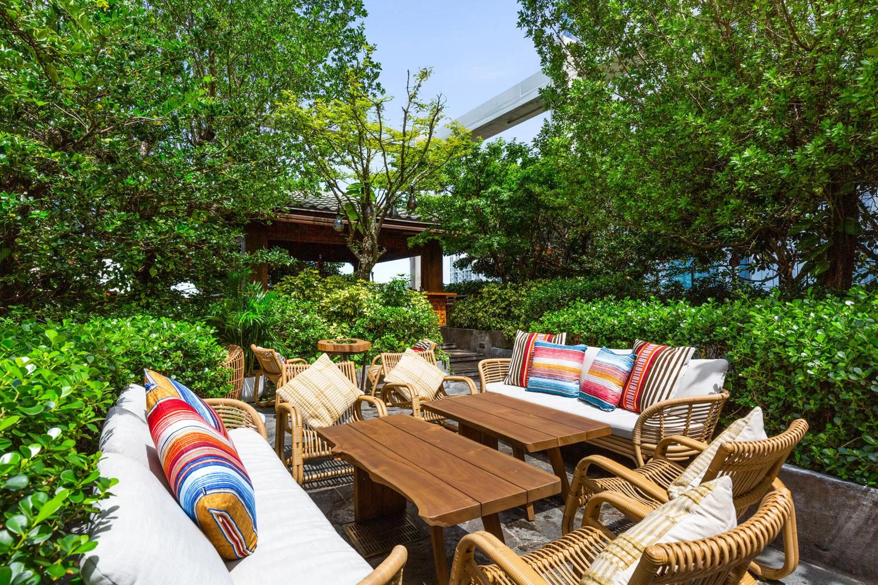 Restaurant/places to eat in EAST Miami