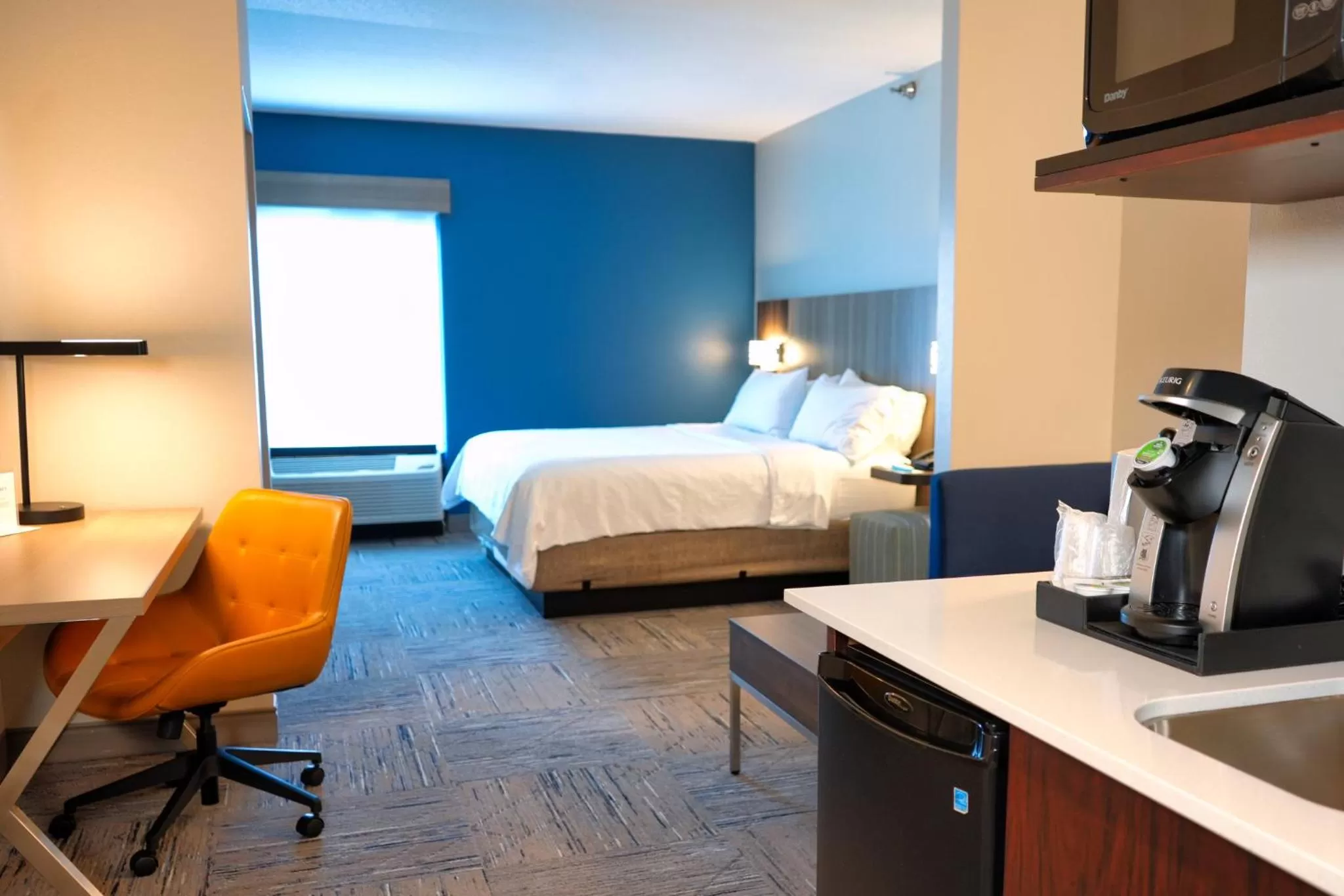 Photo of the whole room, Bed in Holiday Inn Express Hotel & Suites Tampa-Oldsmar by IHG