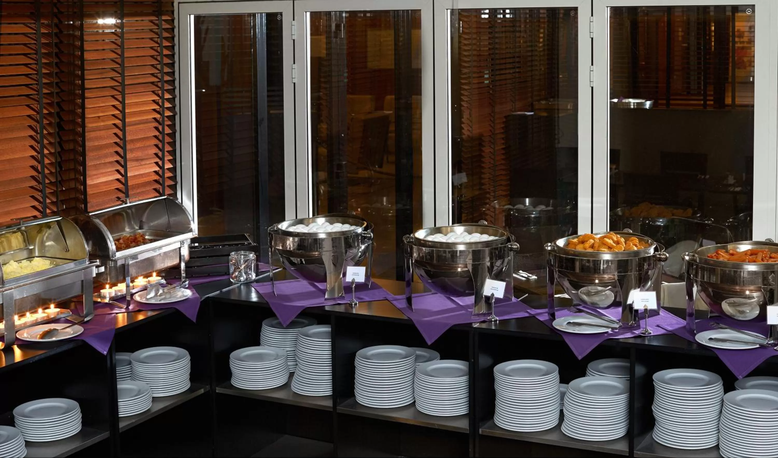 Buffet breakfast in Imperial Hotel