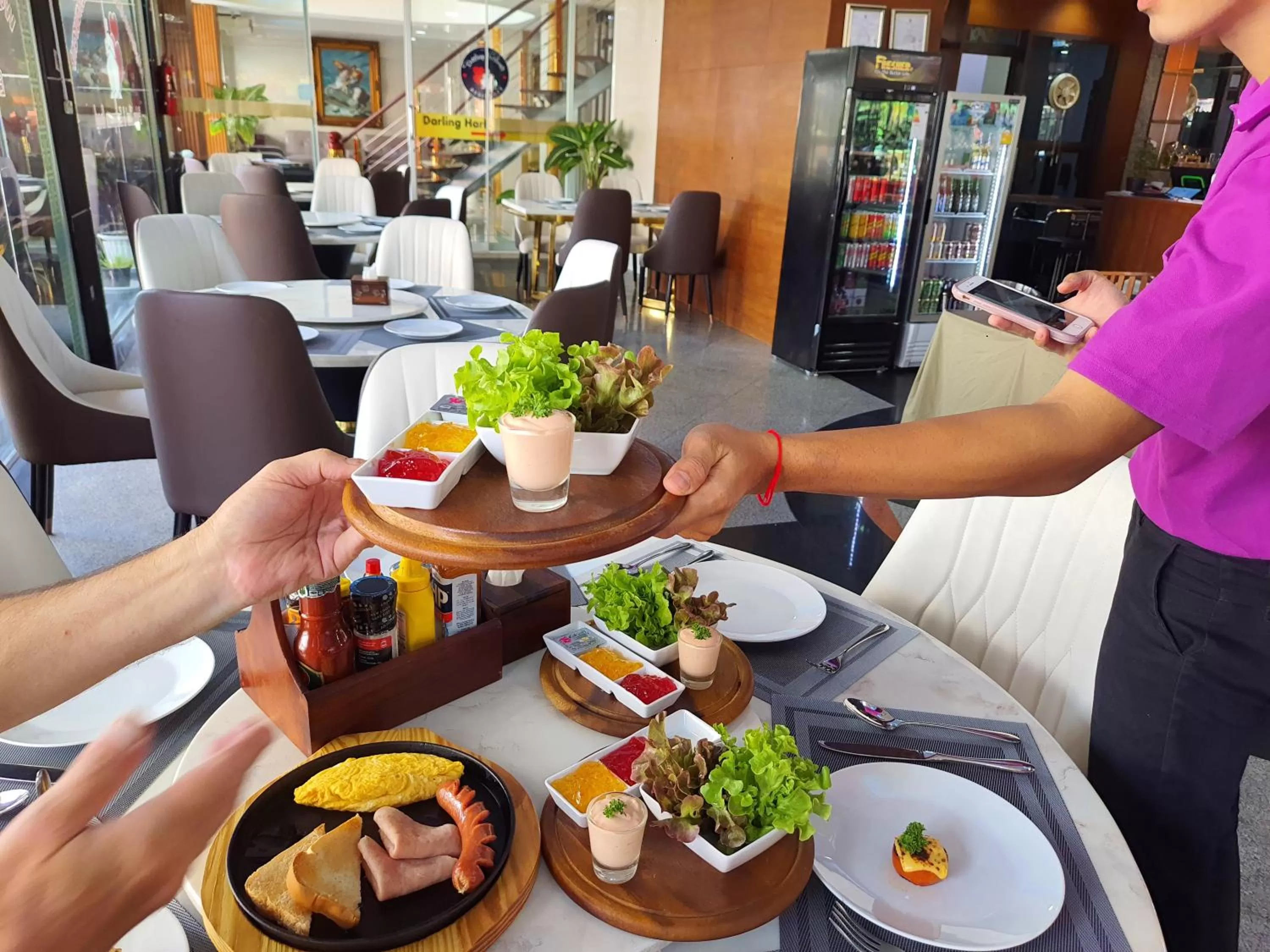 Restaurant/Places to Eat in Darling Harbour Residence - South Pattaya