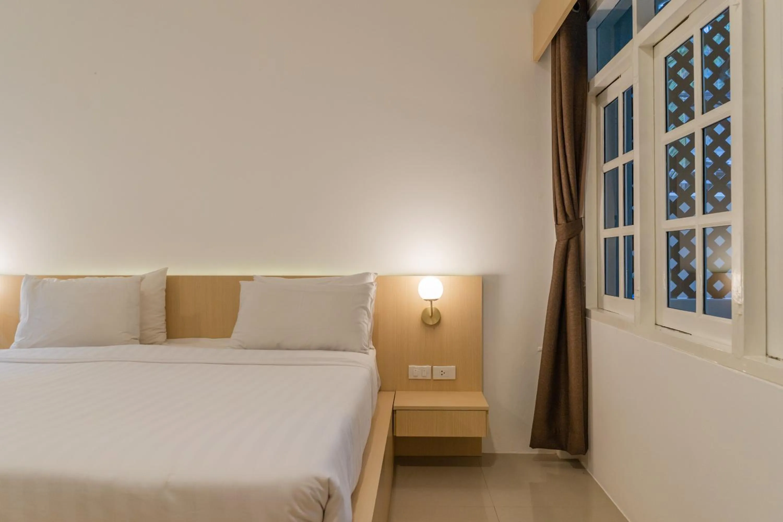 Photo of the whole room, Bed in Garden Home Kata