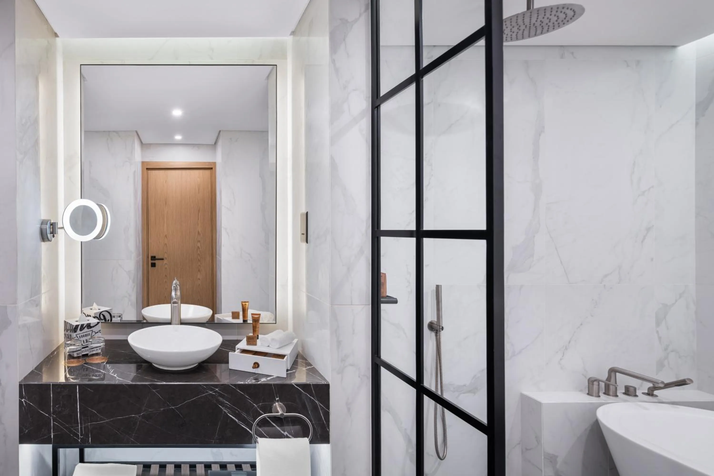 Shower in Paramount Hotel Midtown